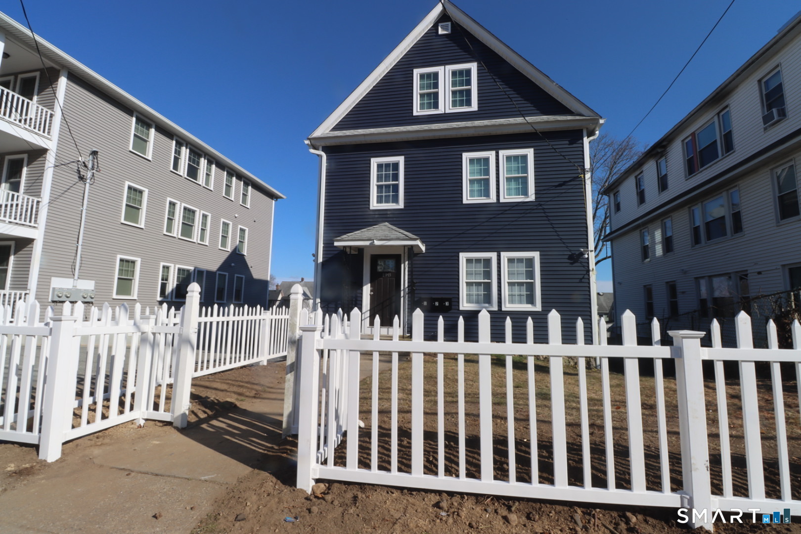 198 Montauk Avenue Property Photo 2