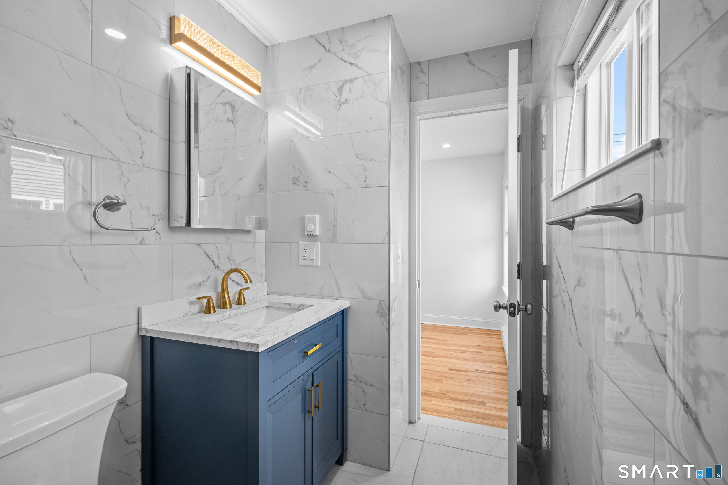 198 Montauk Avenue Property Photo 10