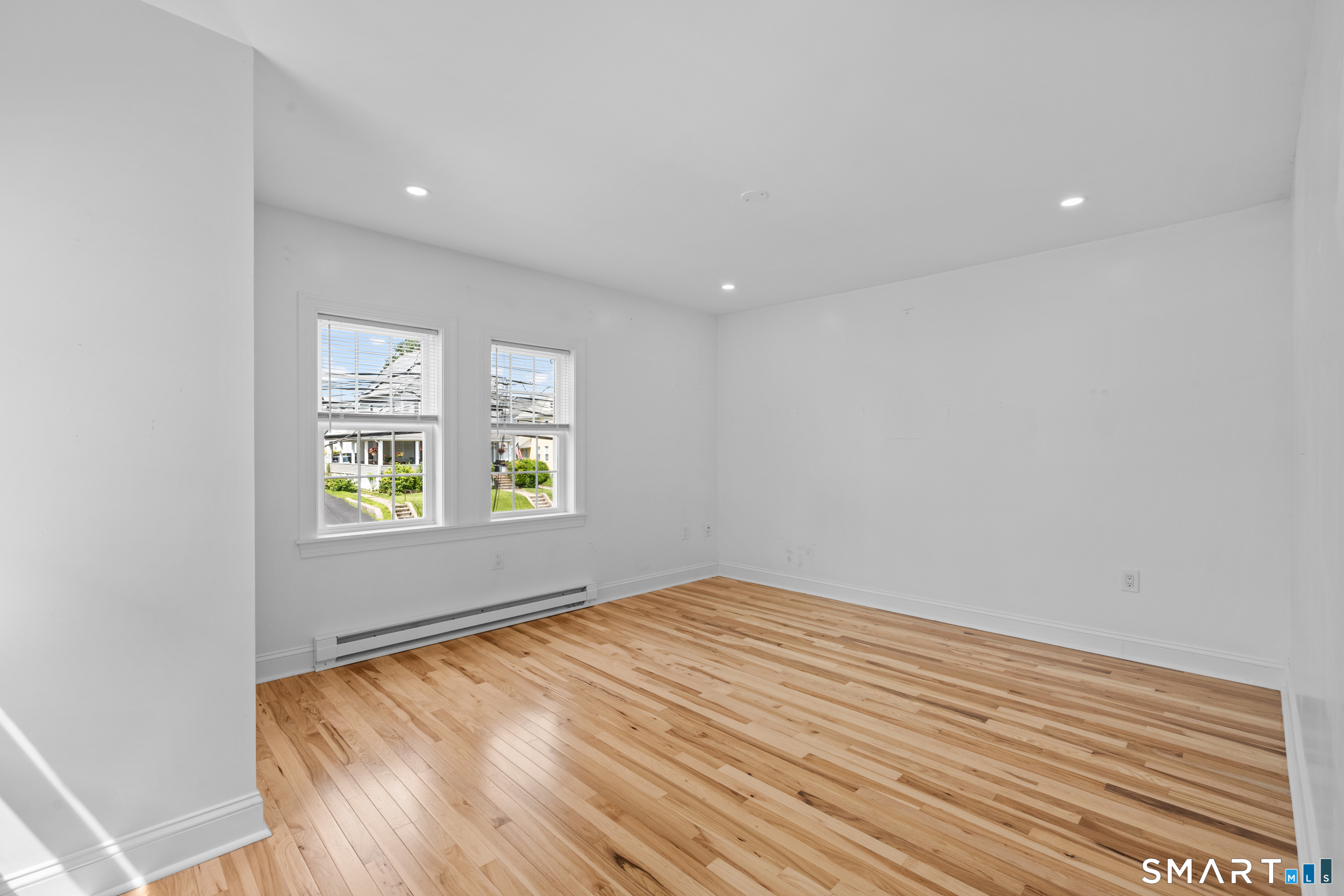 198 Montauk Avenue Property Photo 11