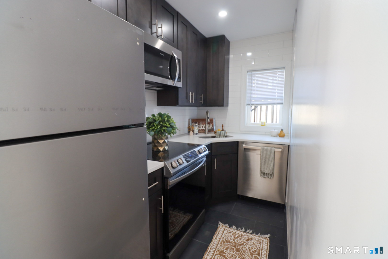 198 Montauk Avenue Property Photo 15