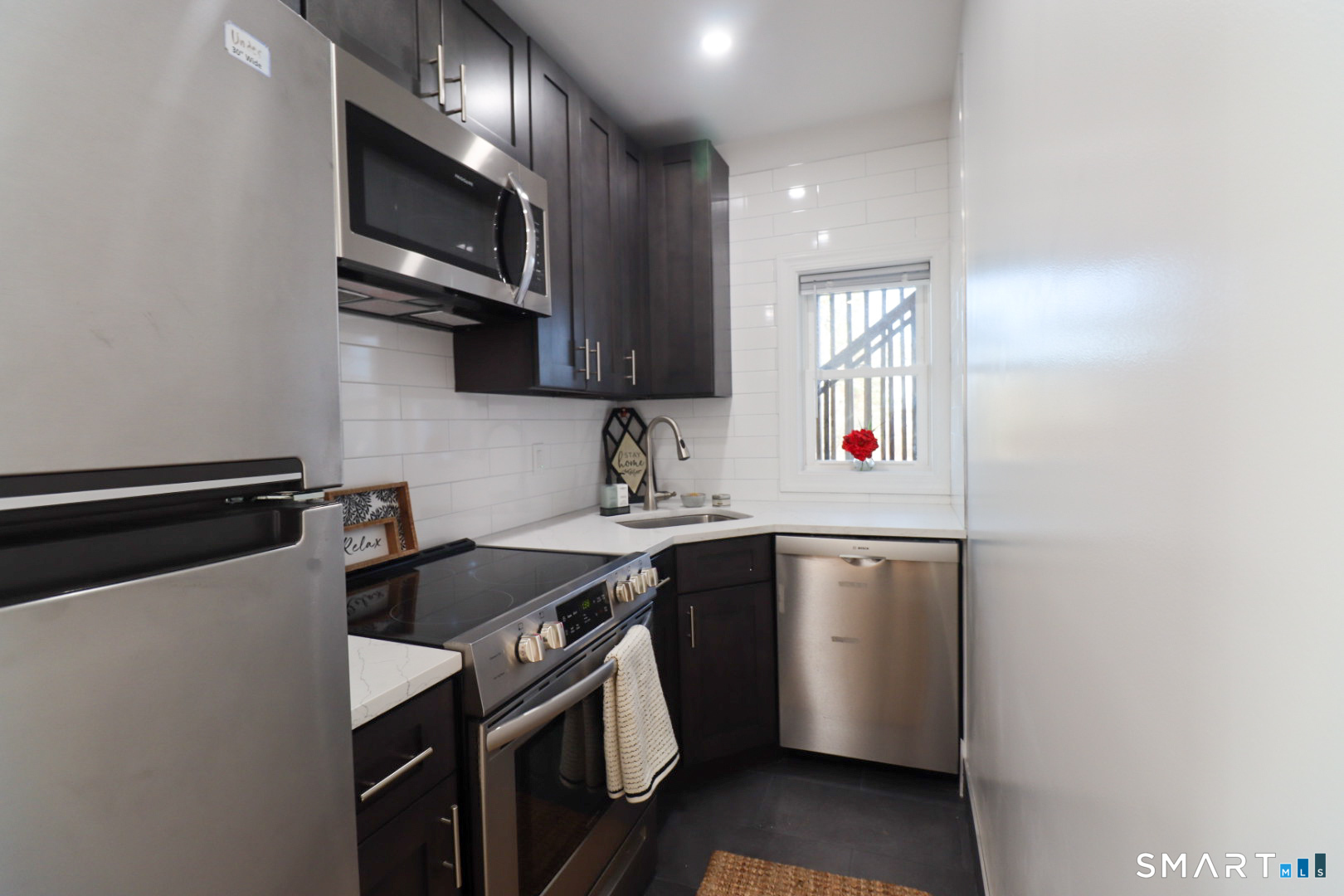 198 Montauk Avenue Property Photo 16