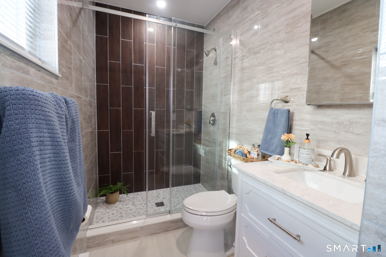 198 Montauk Avenue Property Photo 18
