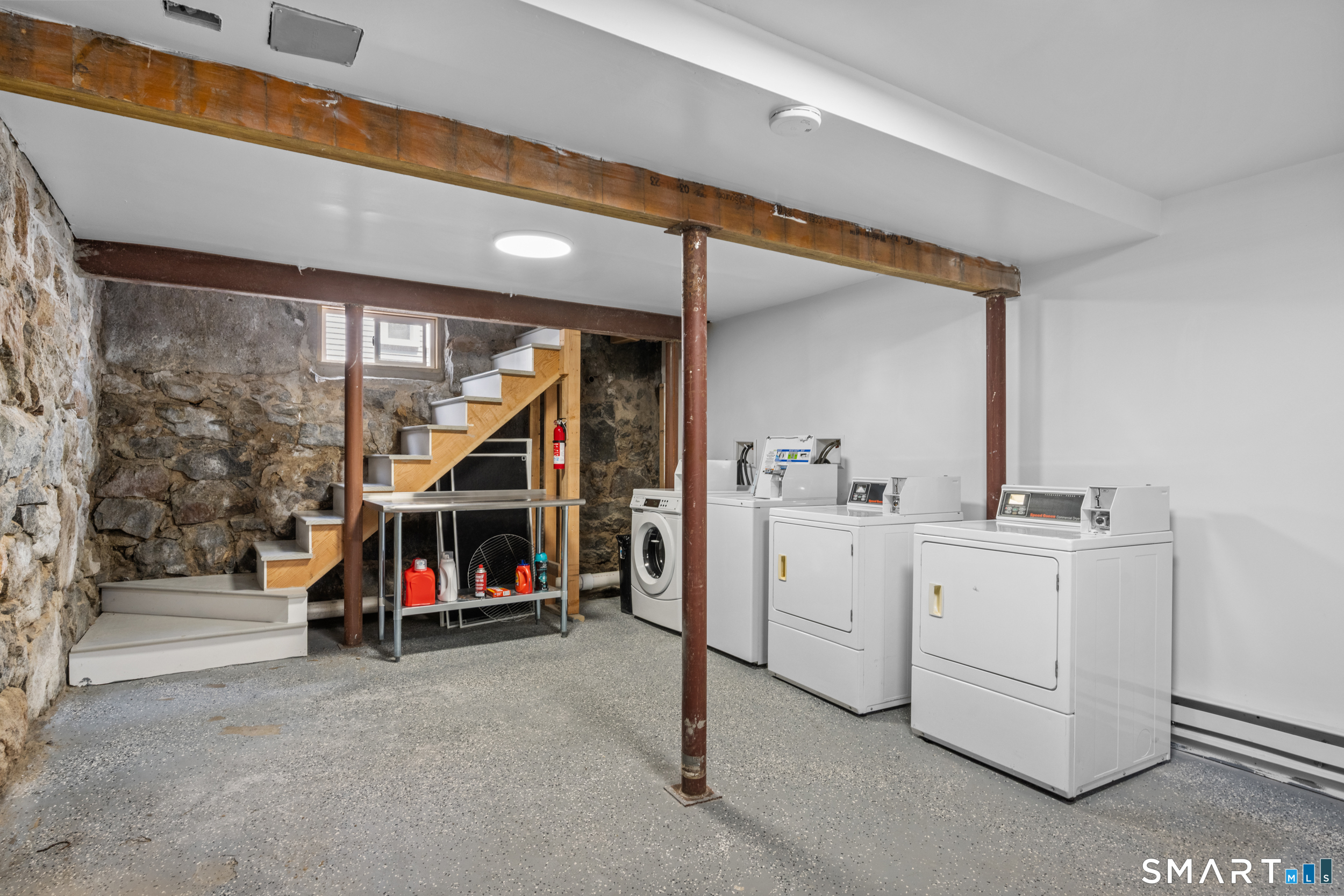 198 Montauk Avenue Property Photo 24