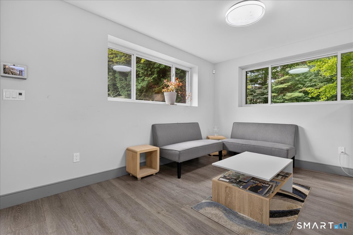 1002 Yale Avenue Property Photo 3