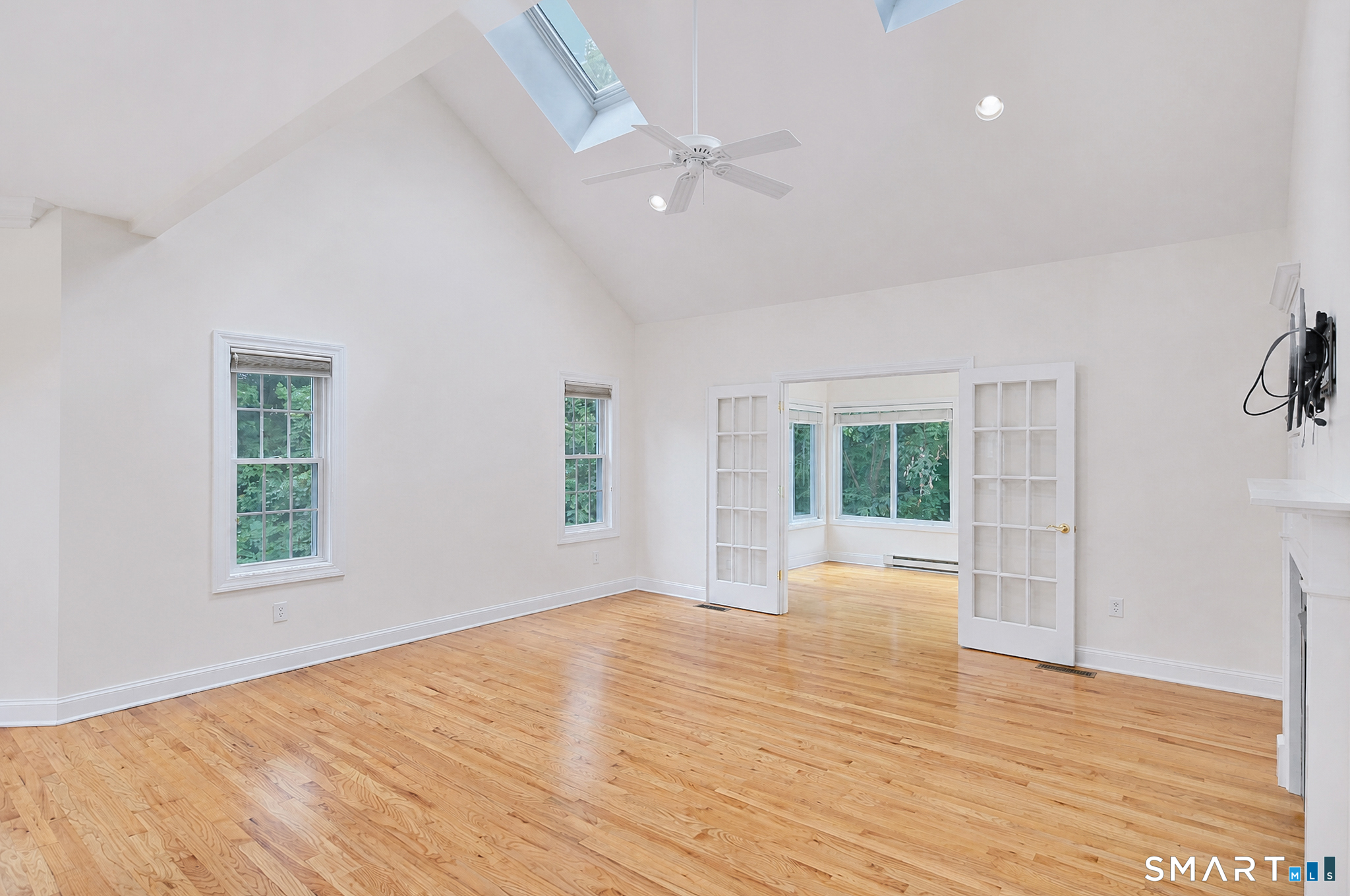 188 Eastwood 188 Drive Property Photo 12