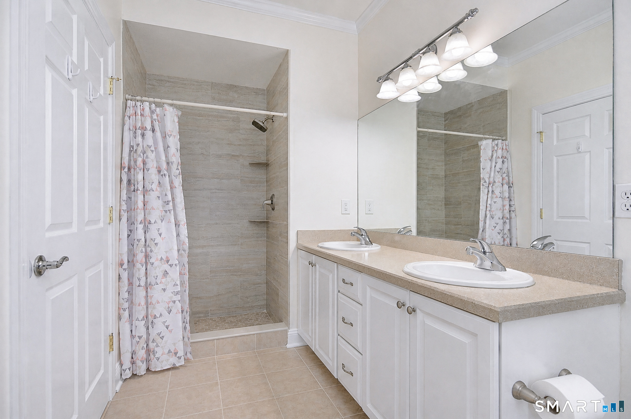 188 Eastwood 188 Drive Property Photo 23