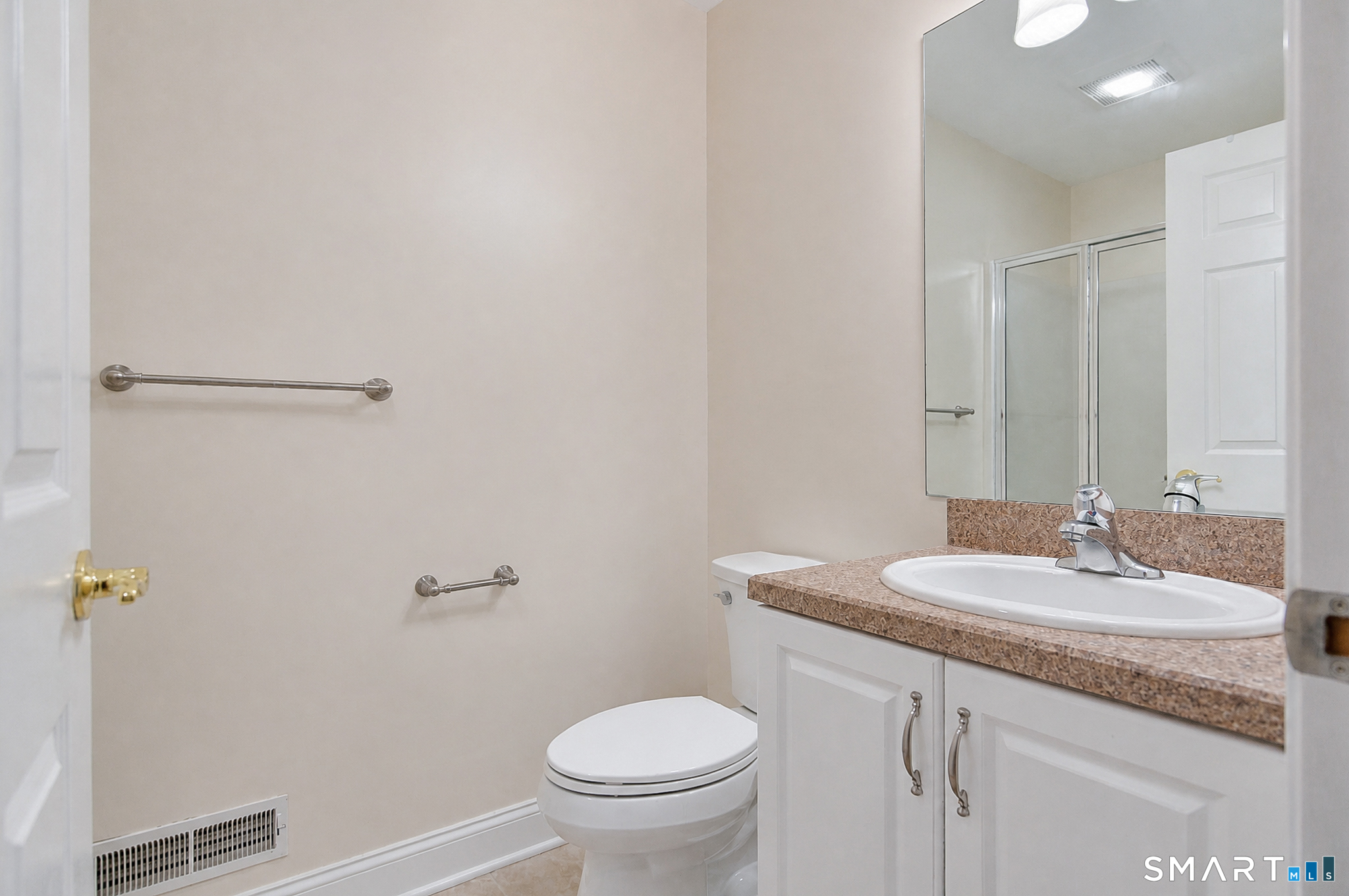 188 Eastwood 188 Drive Property Photo 31