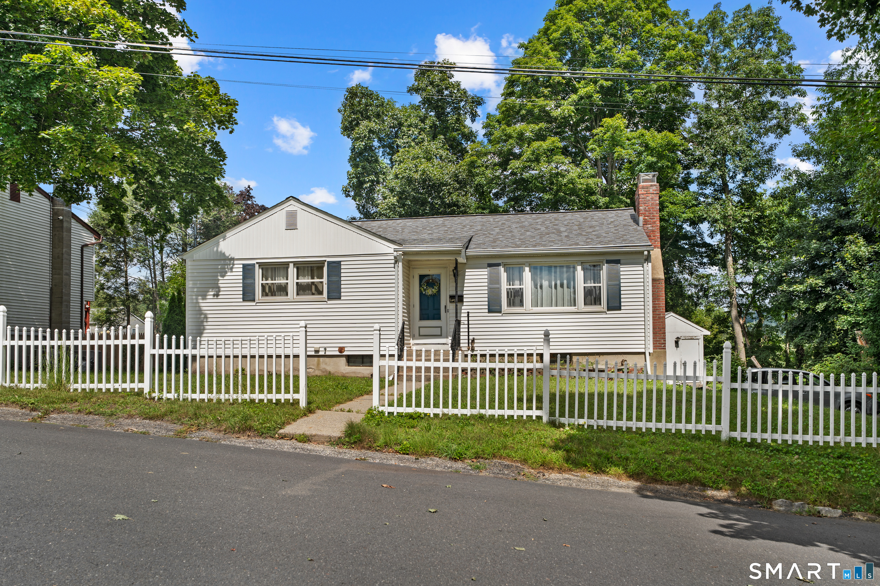 6 Smith Avenue Property Photo 1