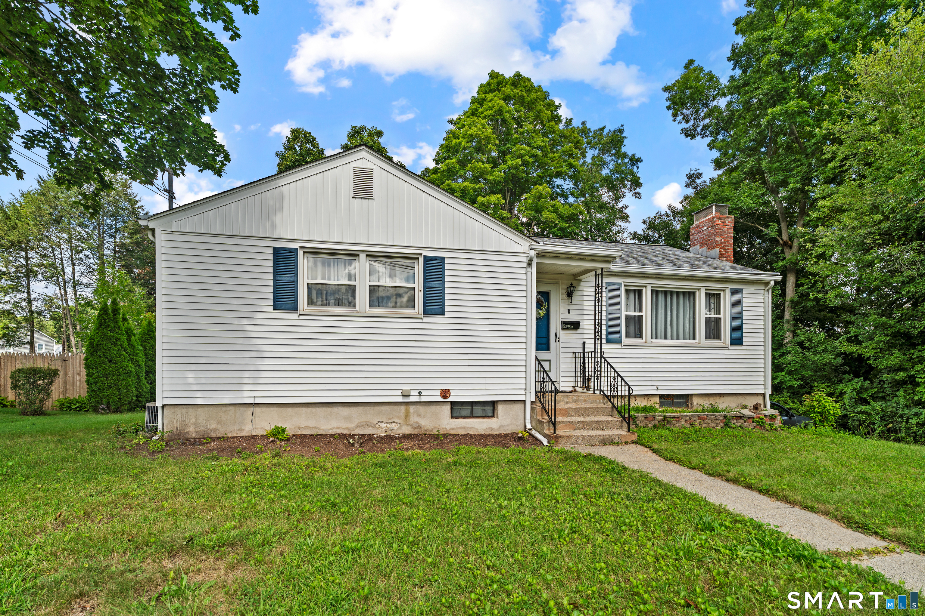 6 Smith Avenue Property Photo 2