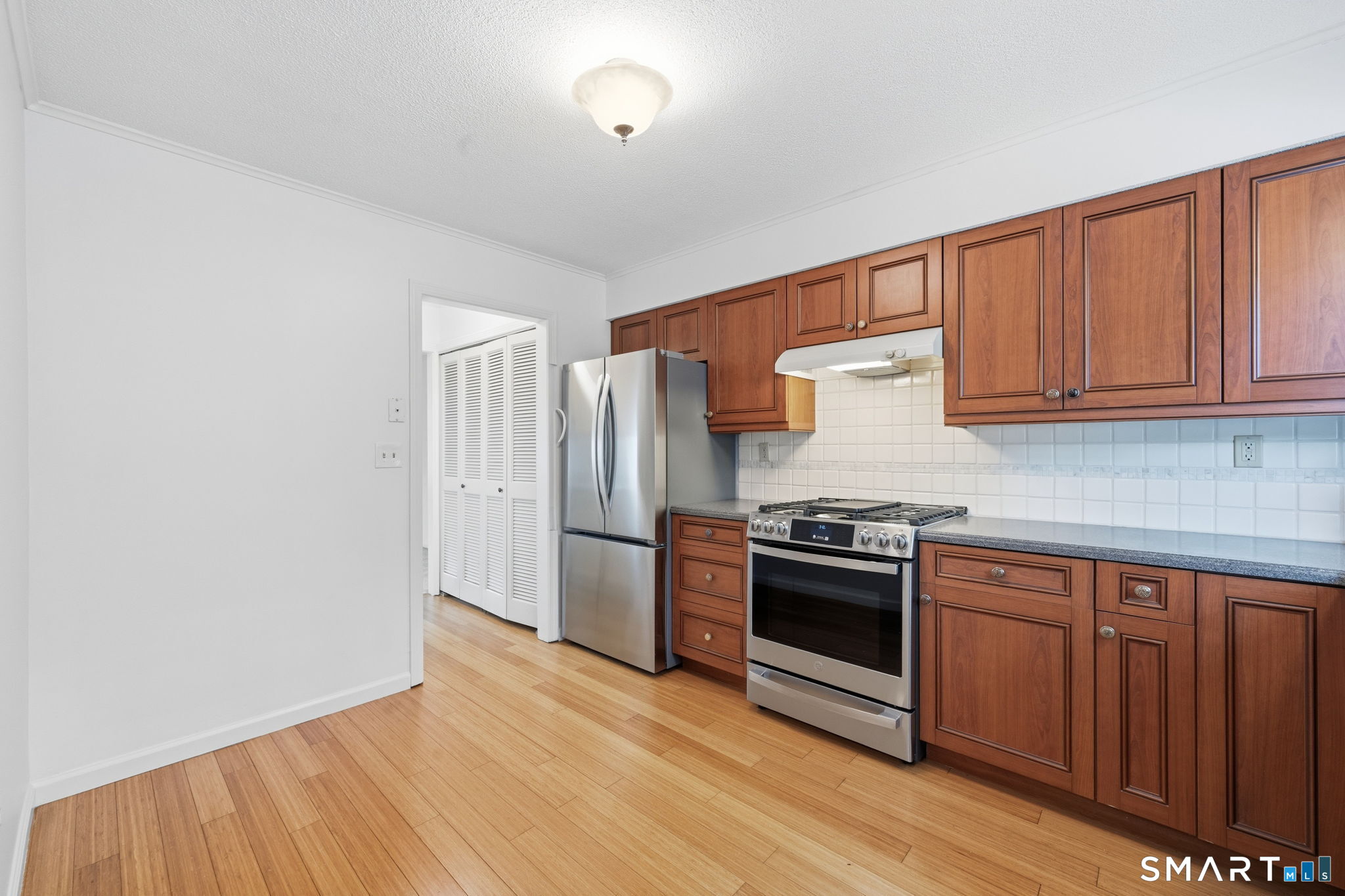 24202566 Property Photo 10