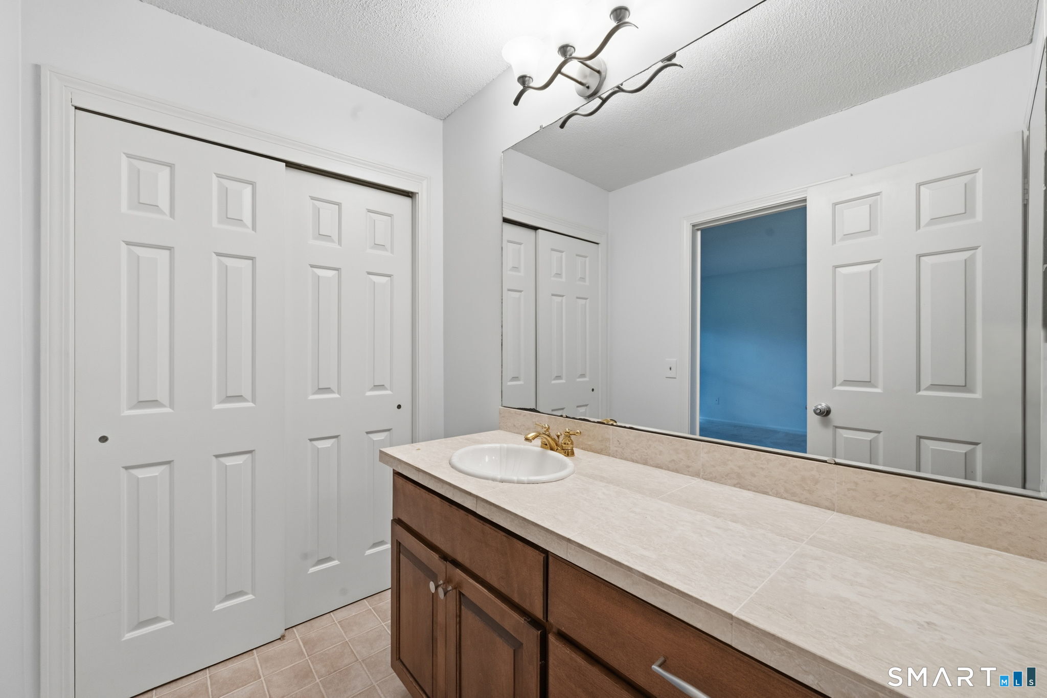 24202566 Property Photo 26