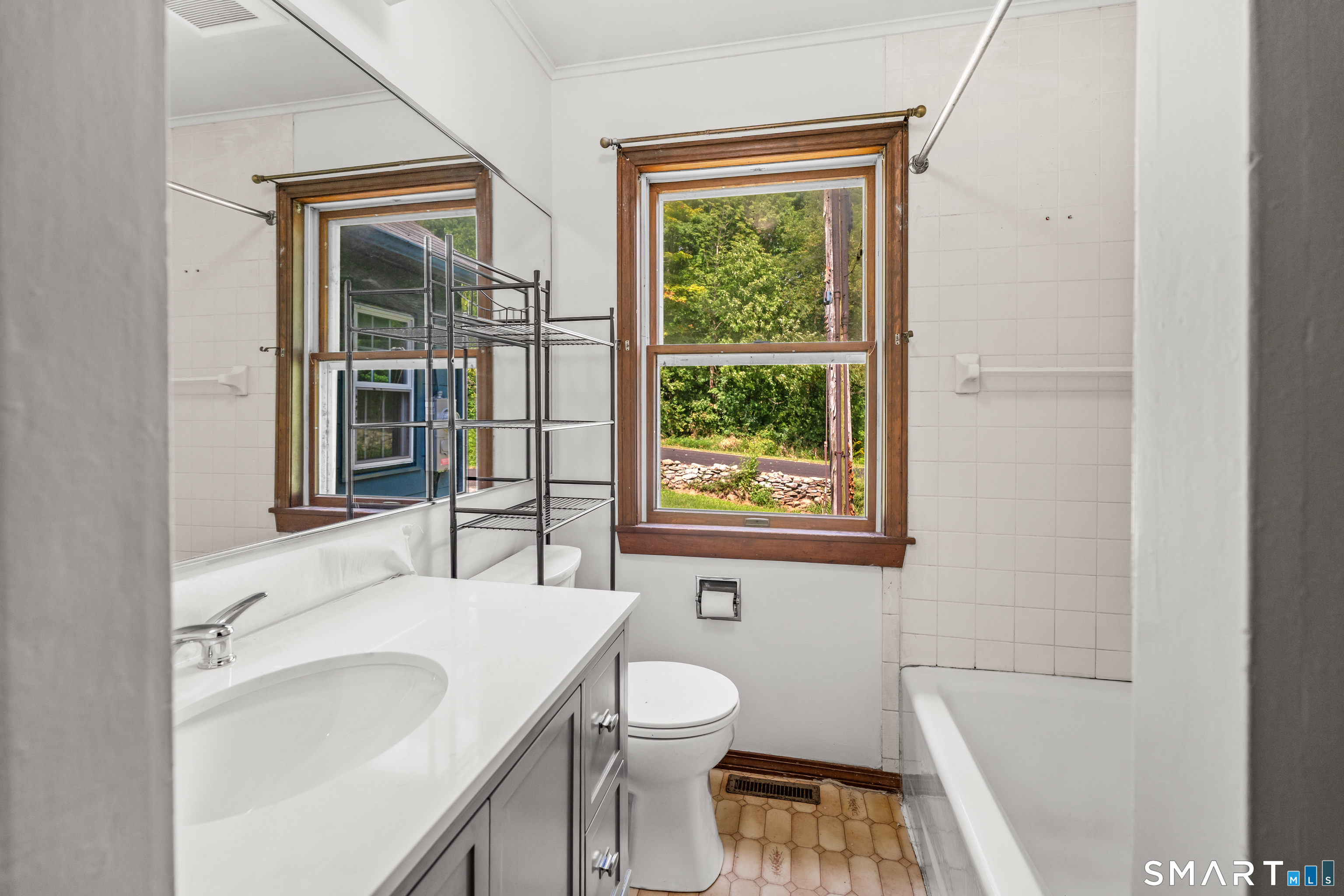 36 Farnham Road Property Photo 9