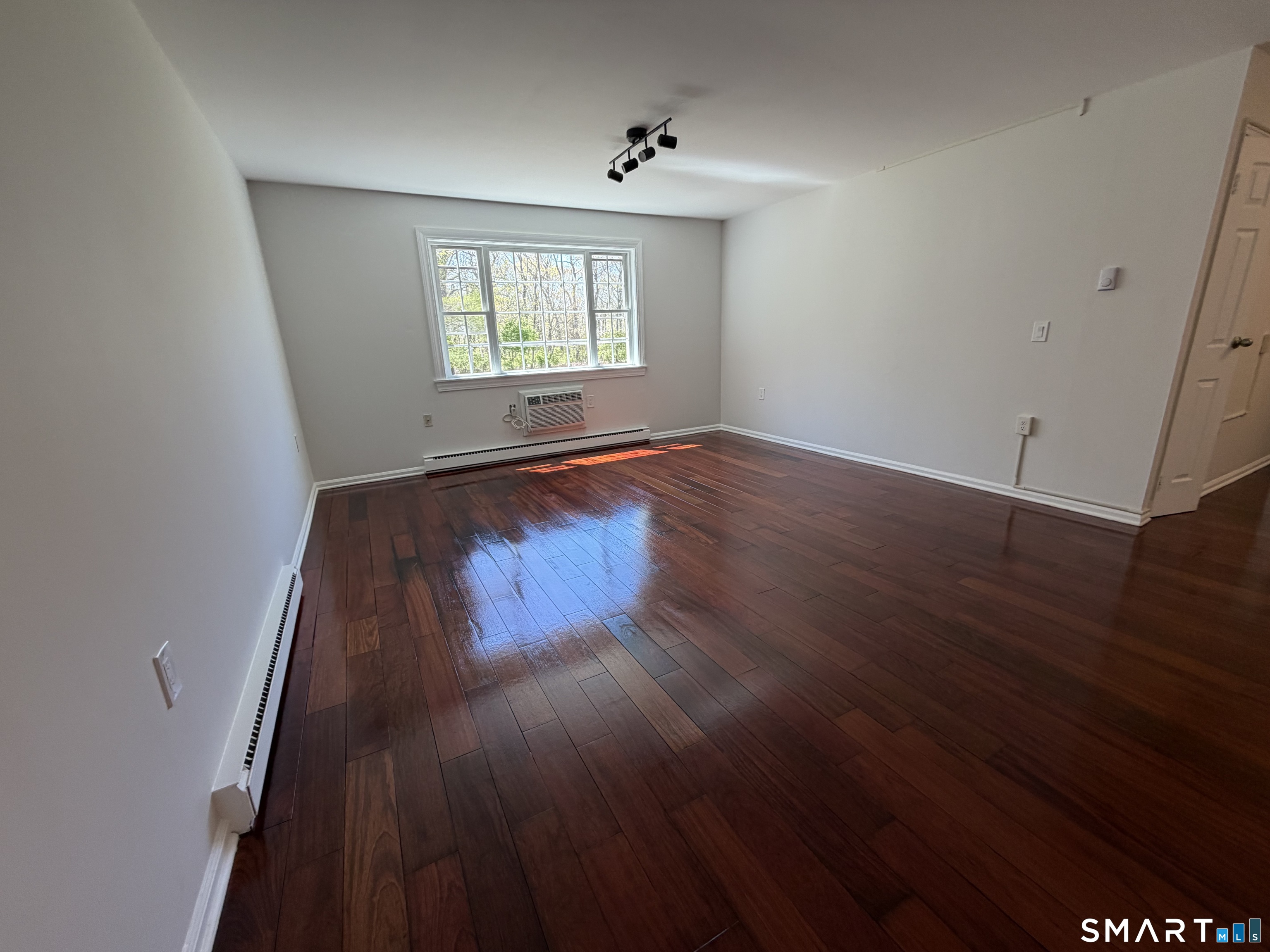 105 Horse Pond C Road Property Photo 9