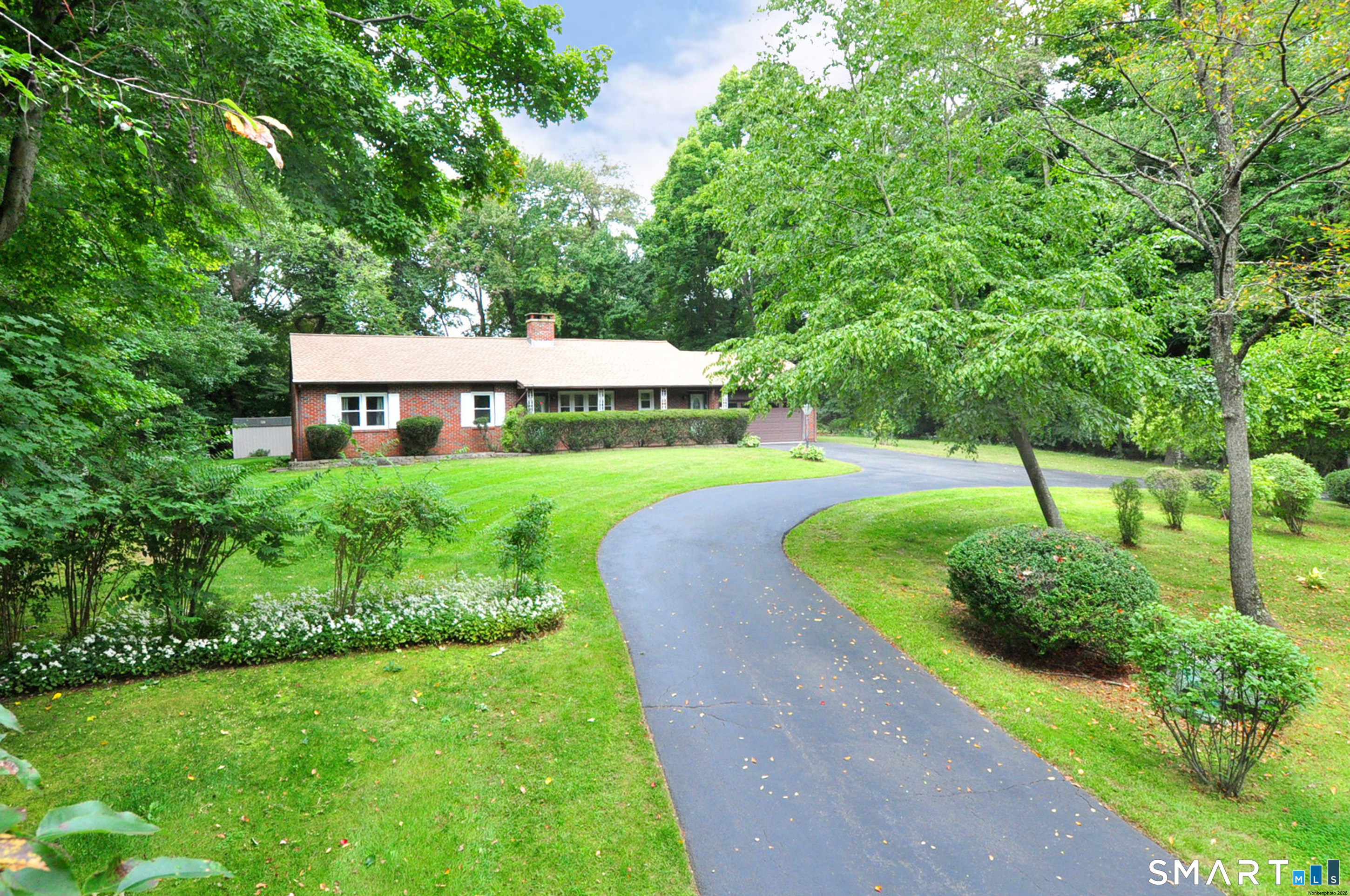 27 Scott Road Property Photo 2