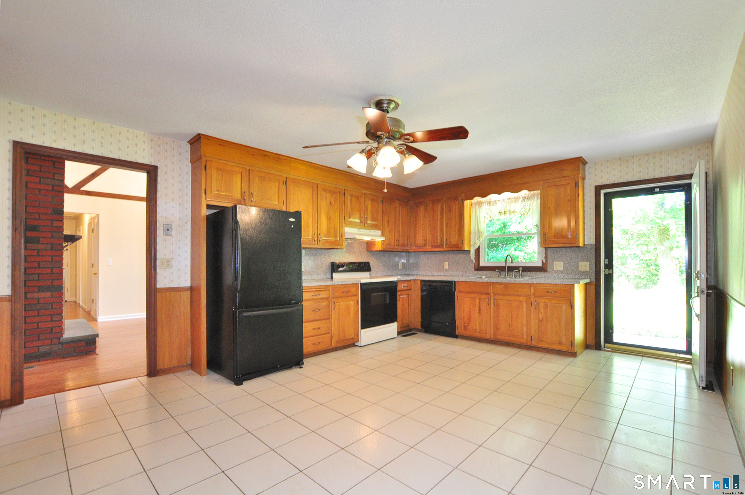 27 Scott Road Property Photo 7