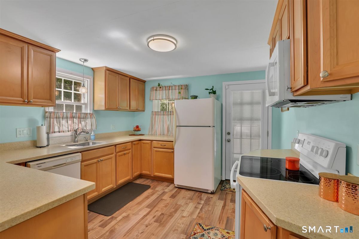 9 Stanley Avenue Property Photo 7