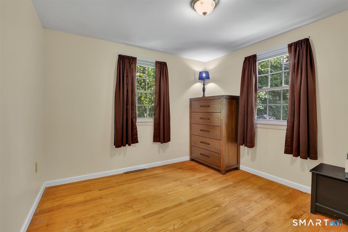 9 Stanley Avenue Property Photo 15