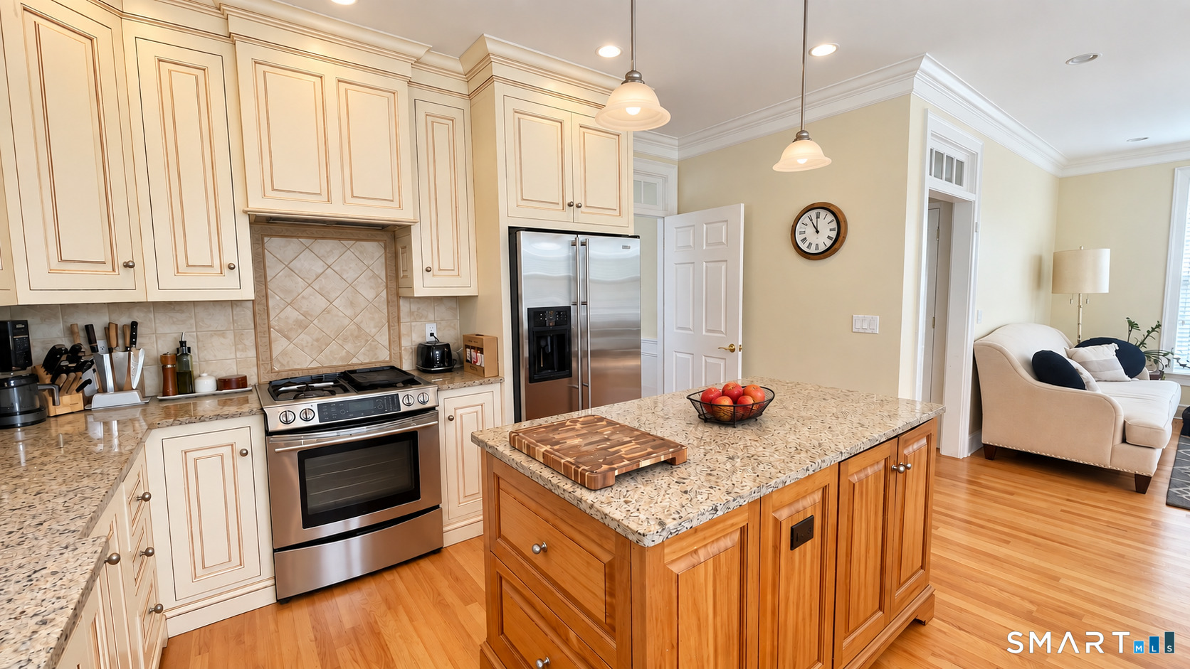 864 Oldfield Road Property Photo 5