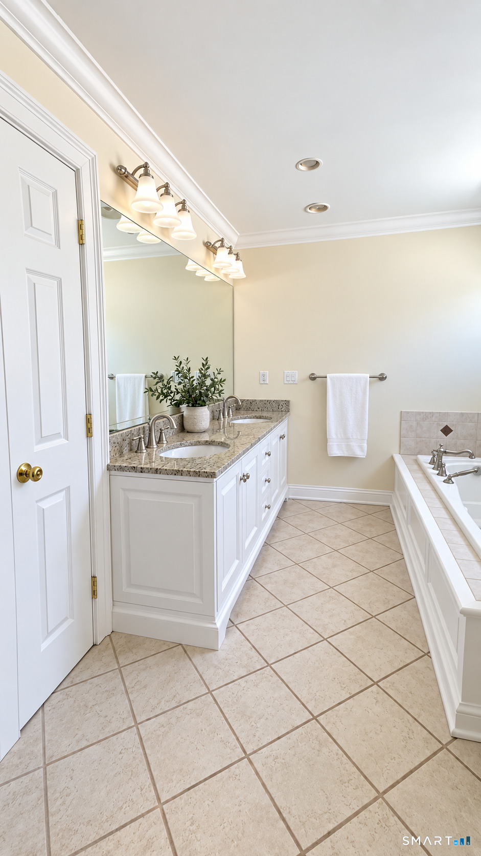 864 Oldfield Road Property Photo 12