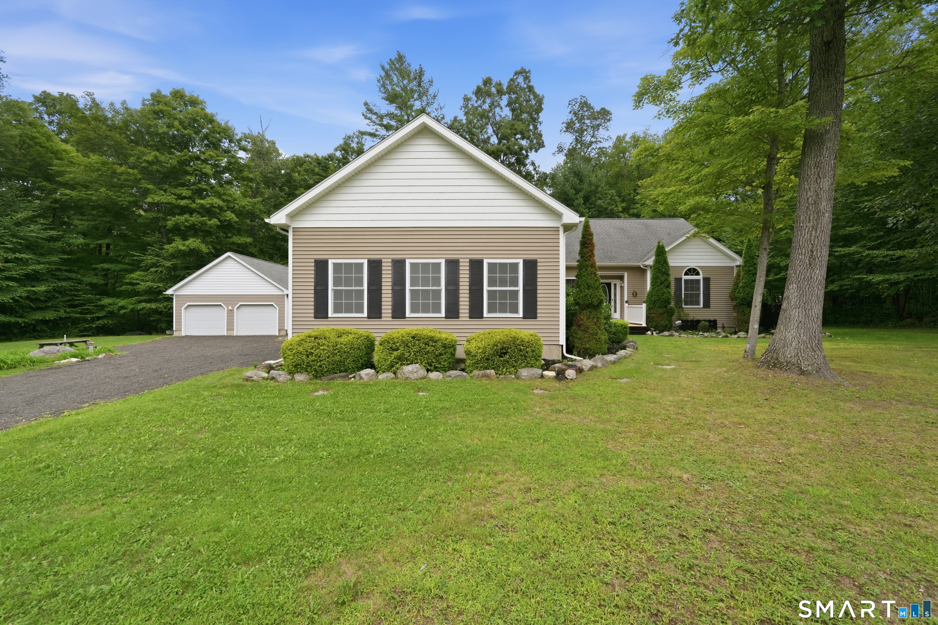 6 Zoldak Drive Property Photo 1