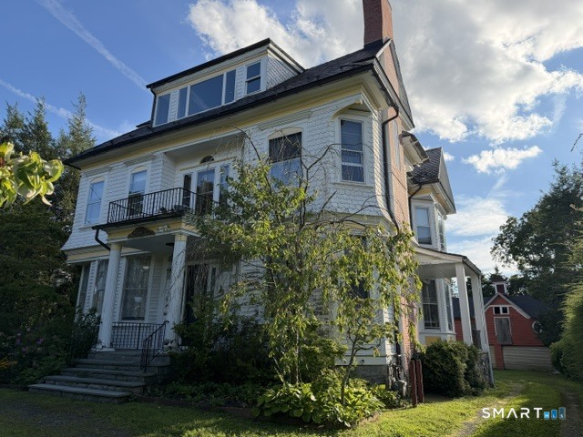 94 Deer Hill Avenue Property Photo 3