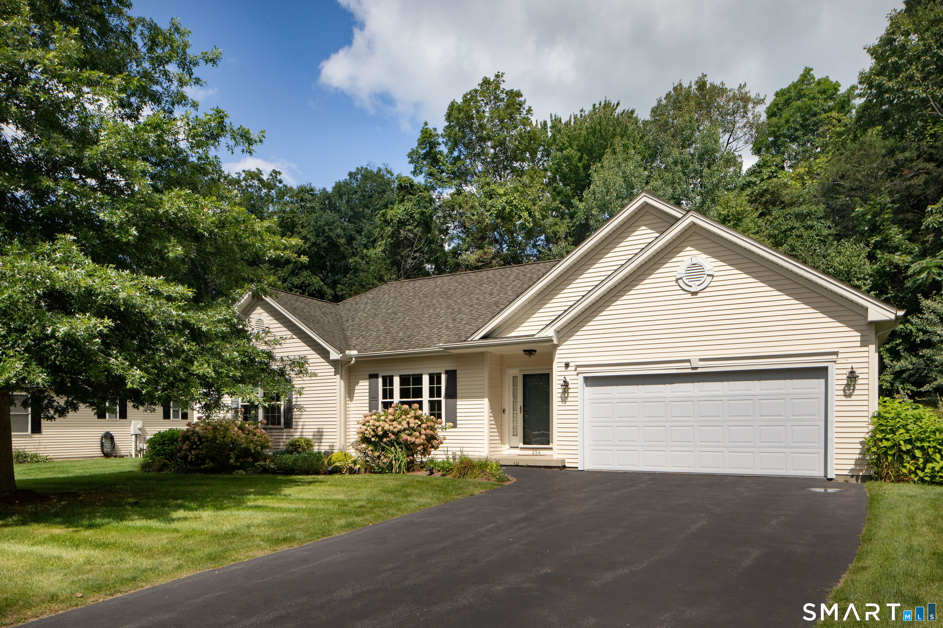 254 Cider Mill Crossing Property Photo 1