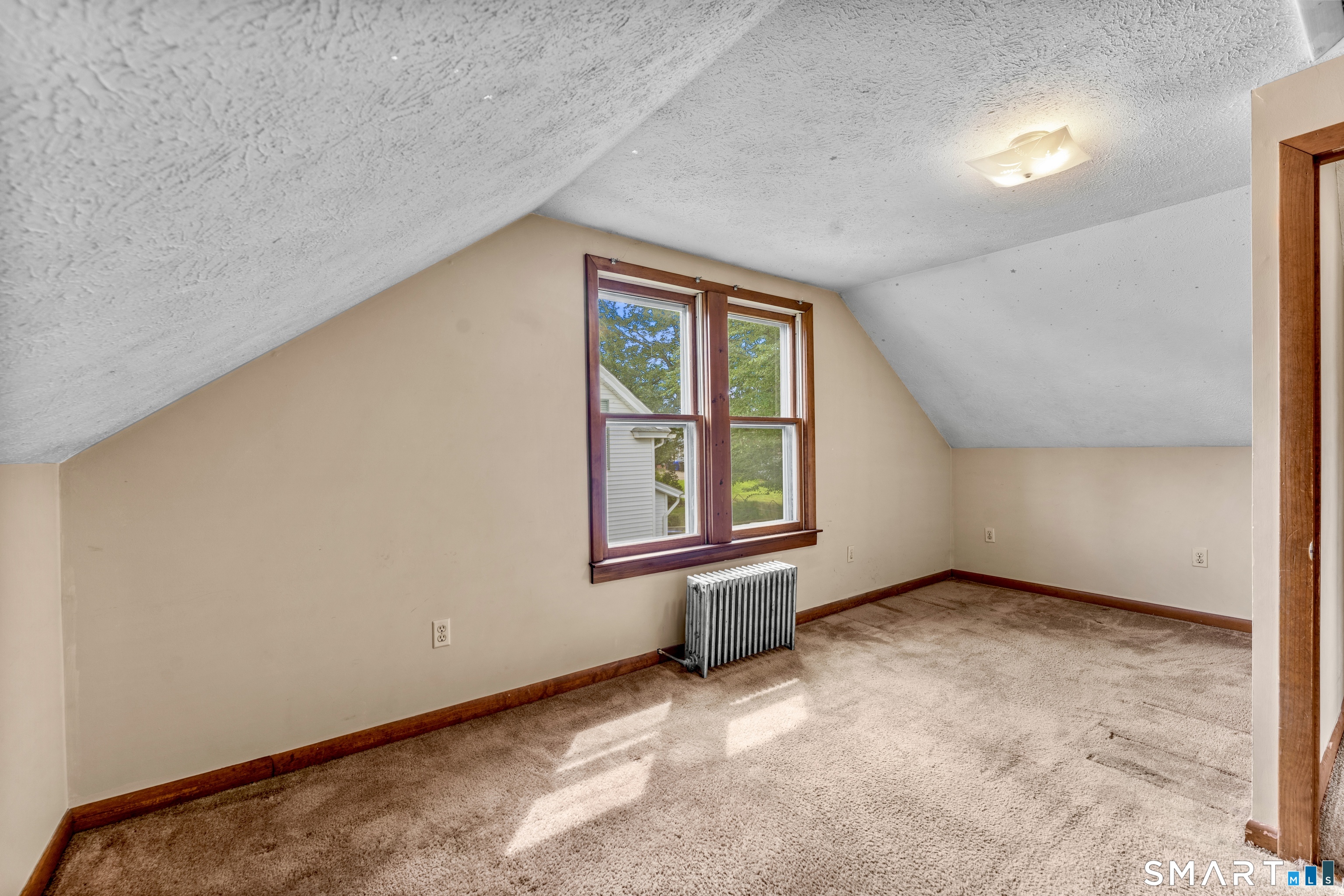 9 Woodlawn Avenue Property Photo 17
