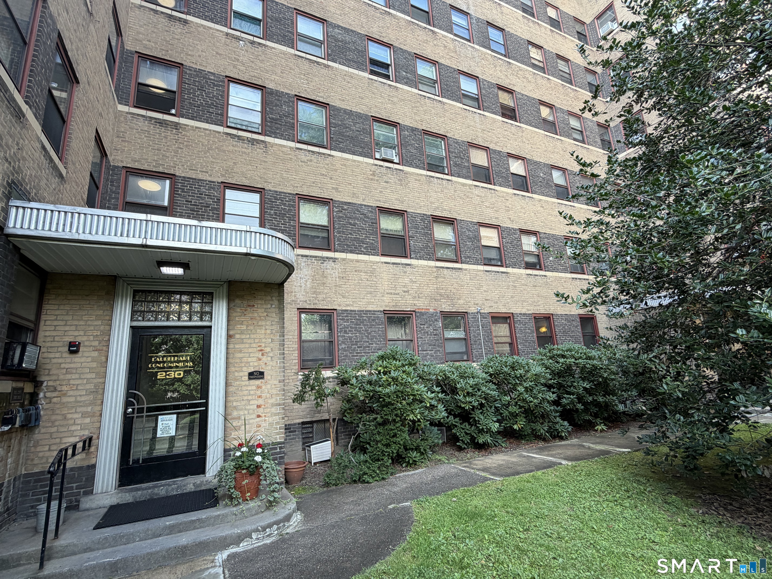230 Farmington C5 Avenue Property Photo 1
