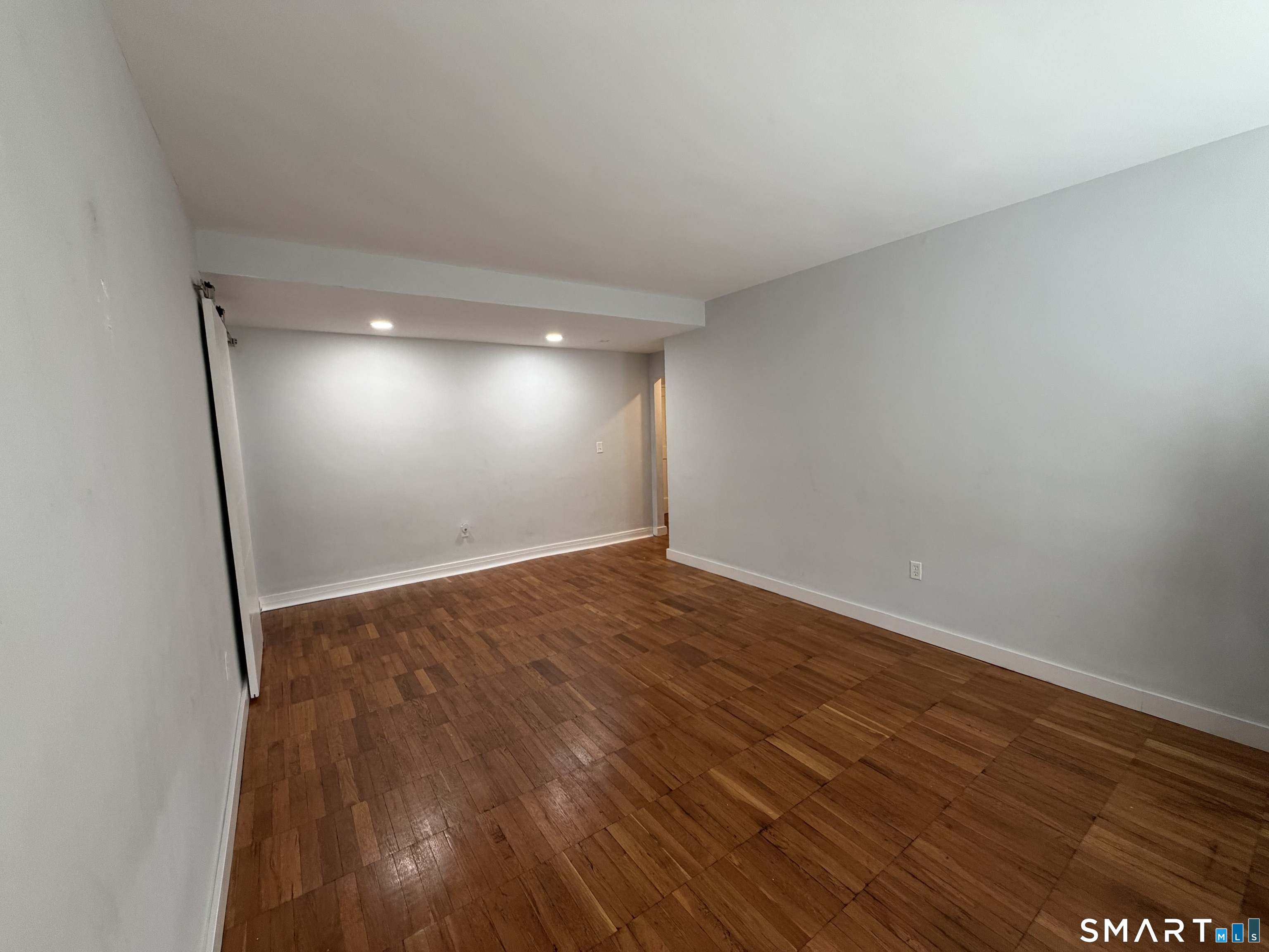 230 Farmington C5 Avenue Property Photo 4