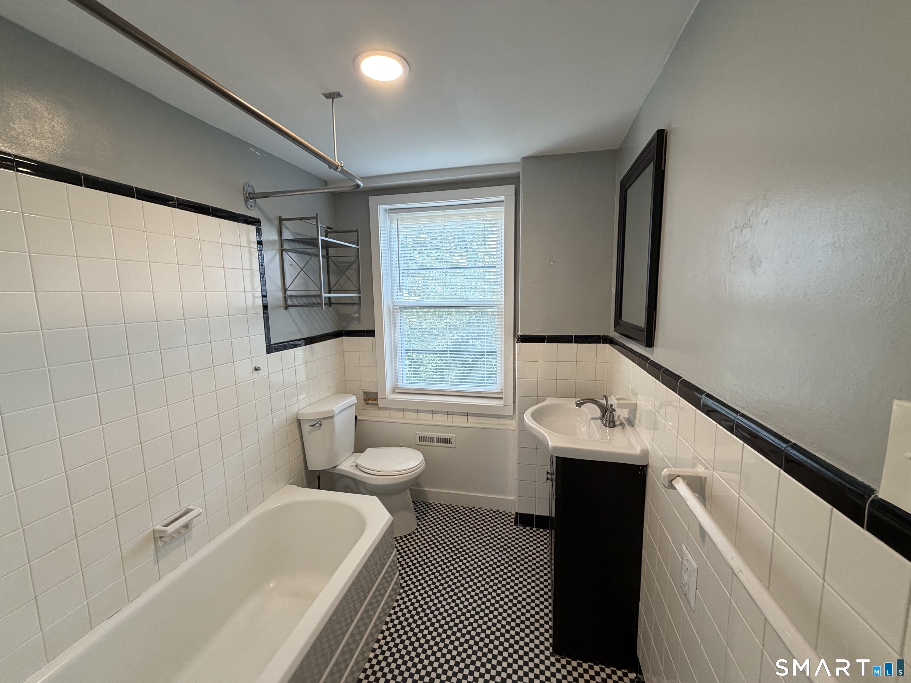 230 Farmington C5 Avenue Property Photo 8