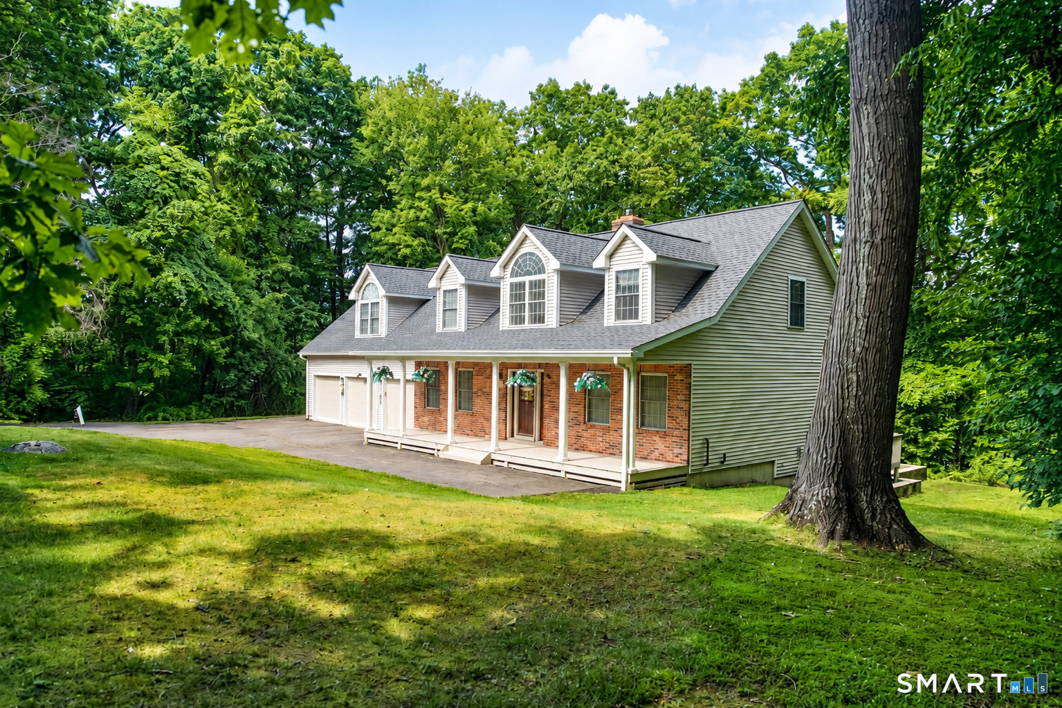 46 Washington Drive Property Photo 1