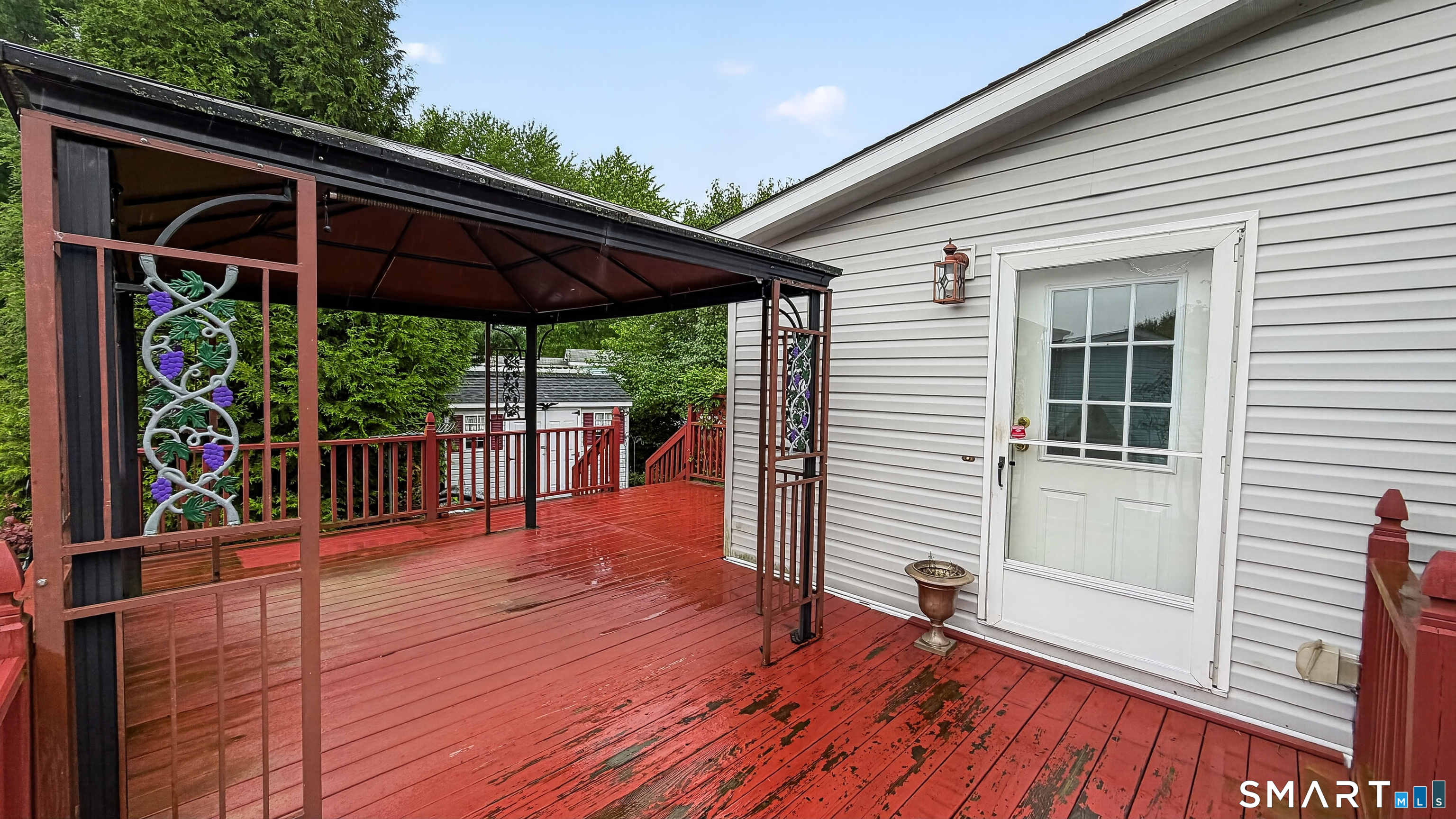 6 Circle Drive Property Photo 3