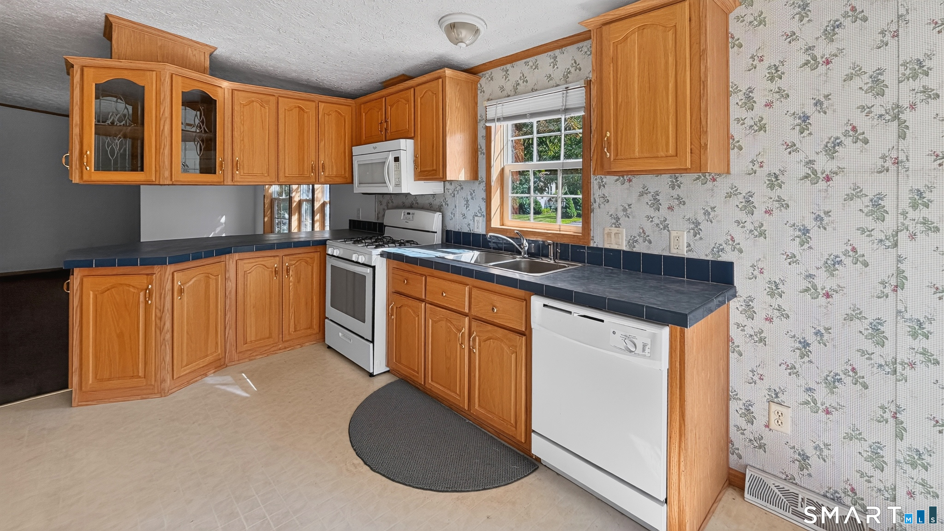 6 Circle Drive Property Photo 12