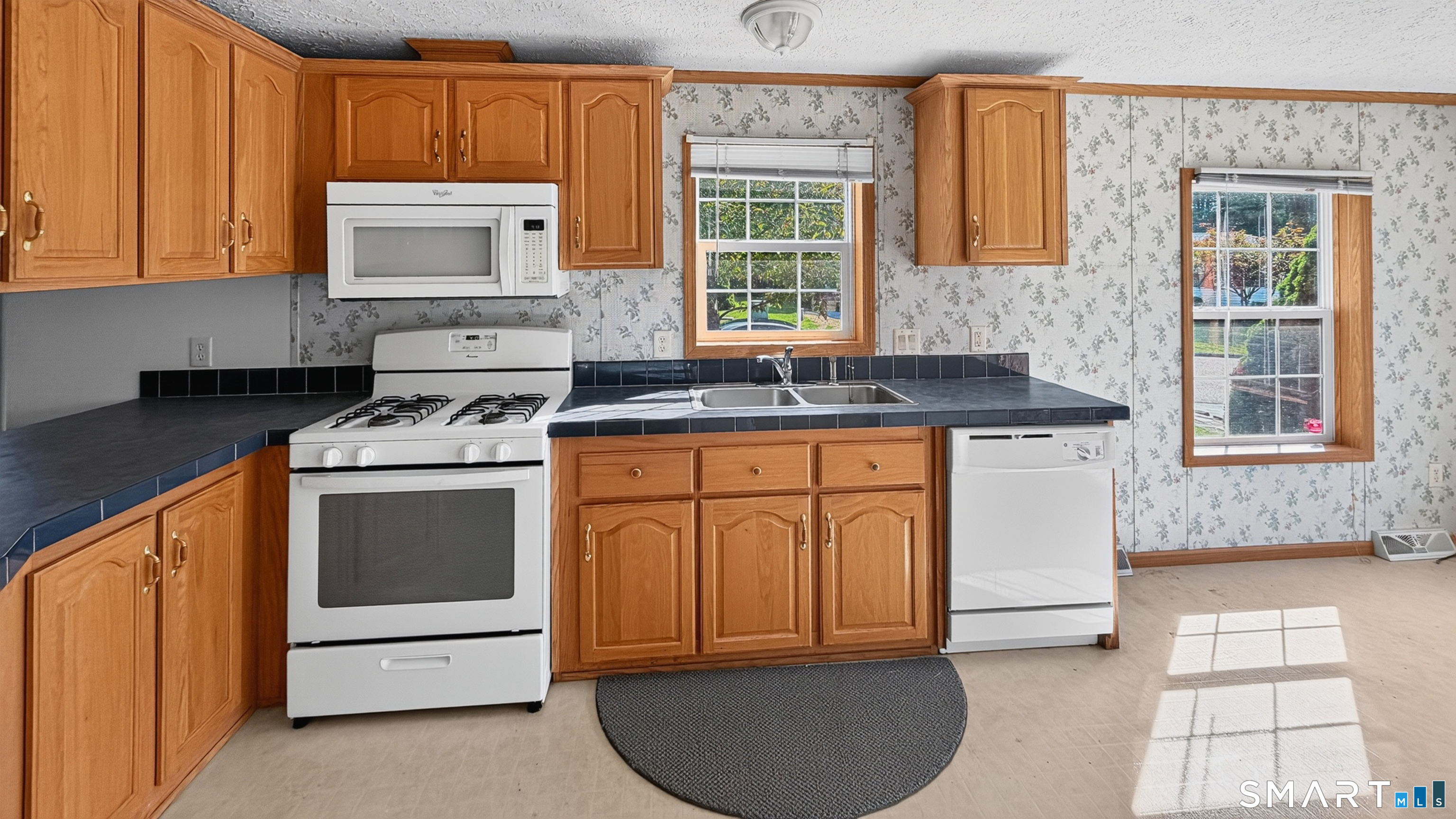 6 Circle Drive Property Photo 14