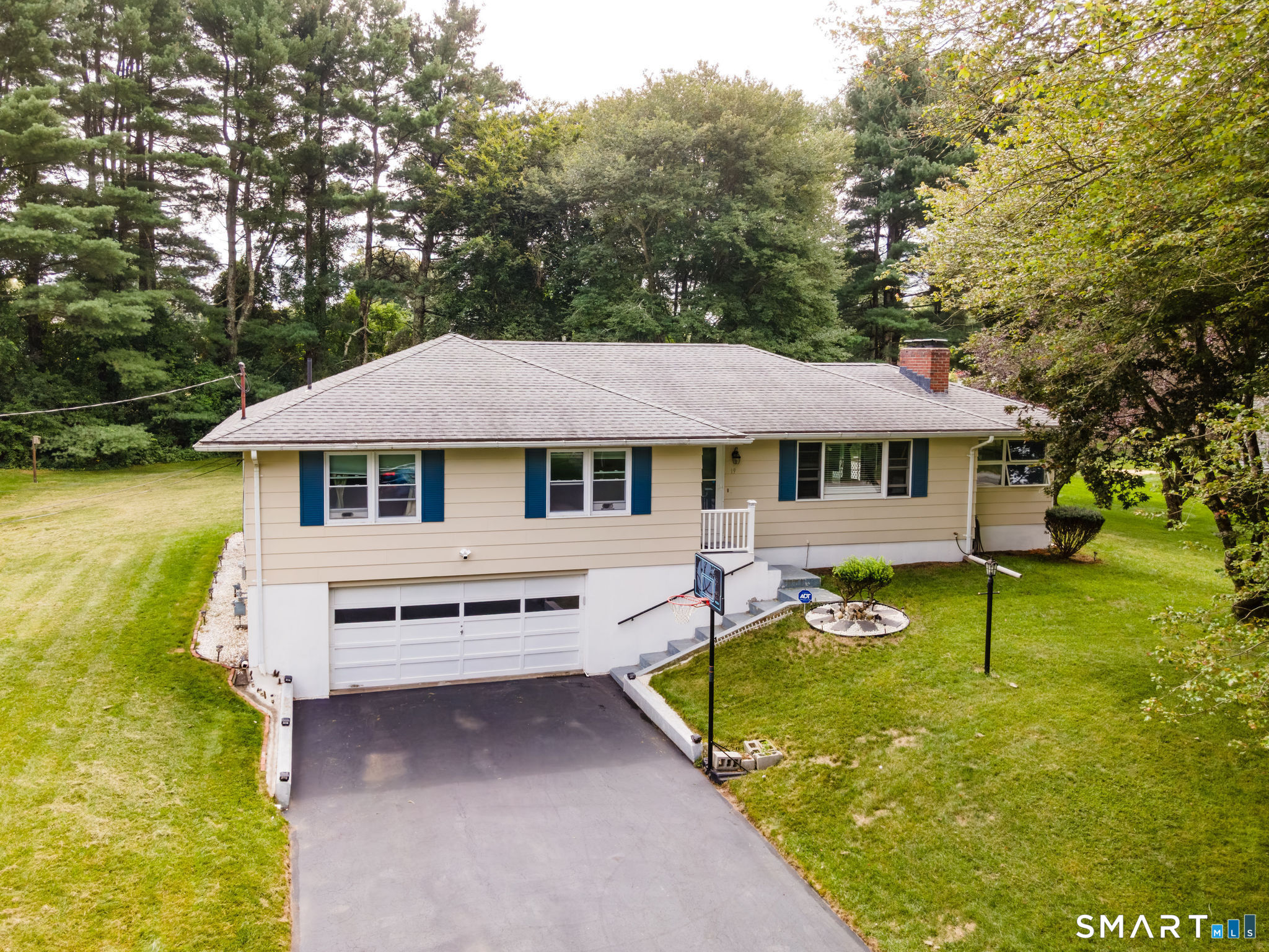 19 Westview Drive Property Photo 1