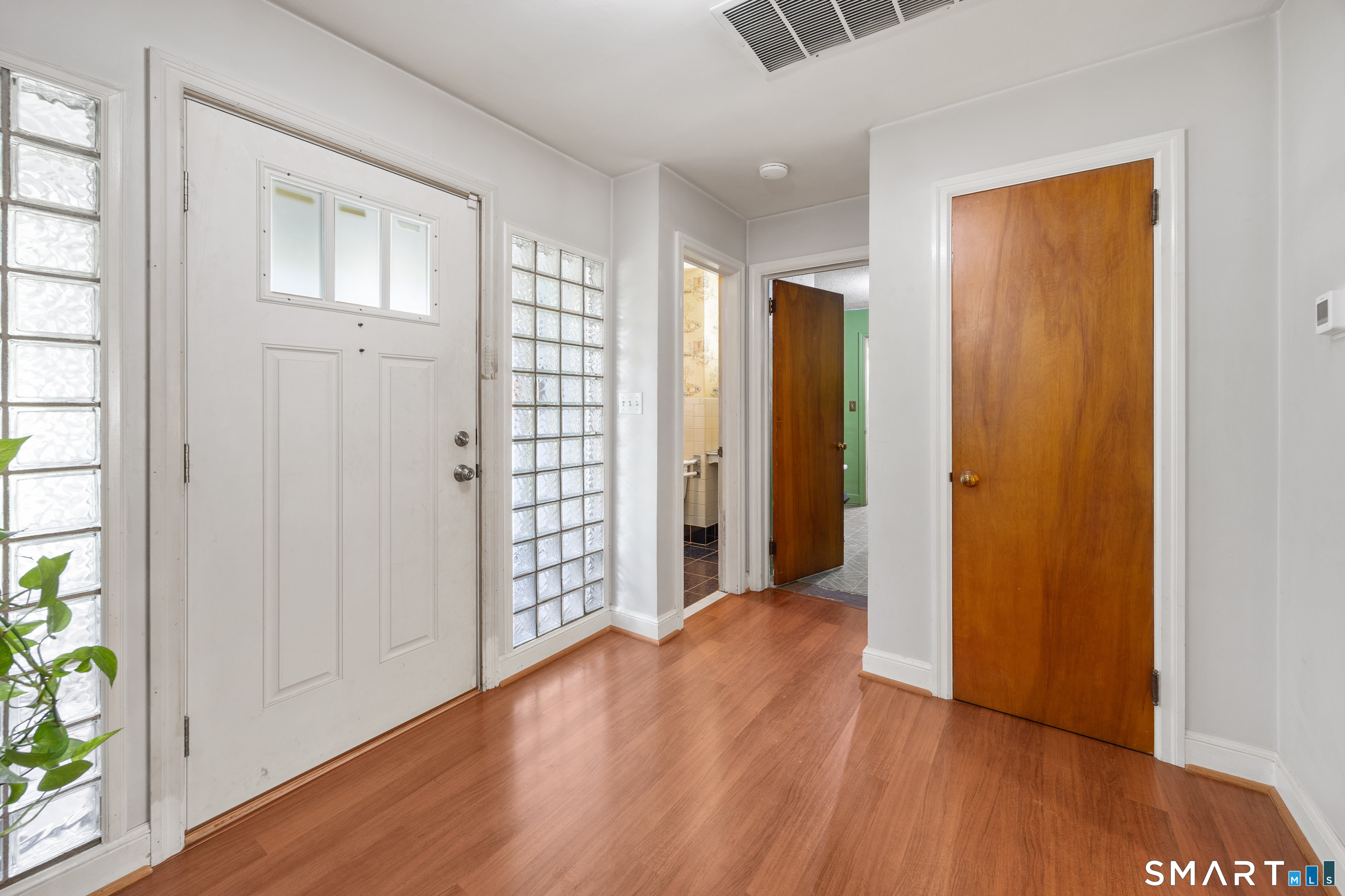 97 Glenview Drive Property Photo 3
