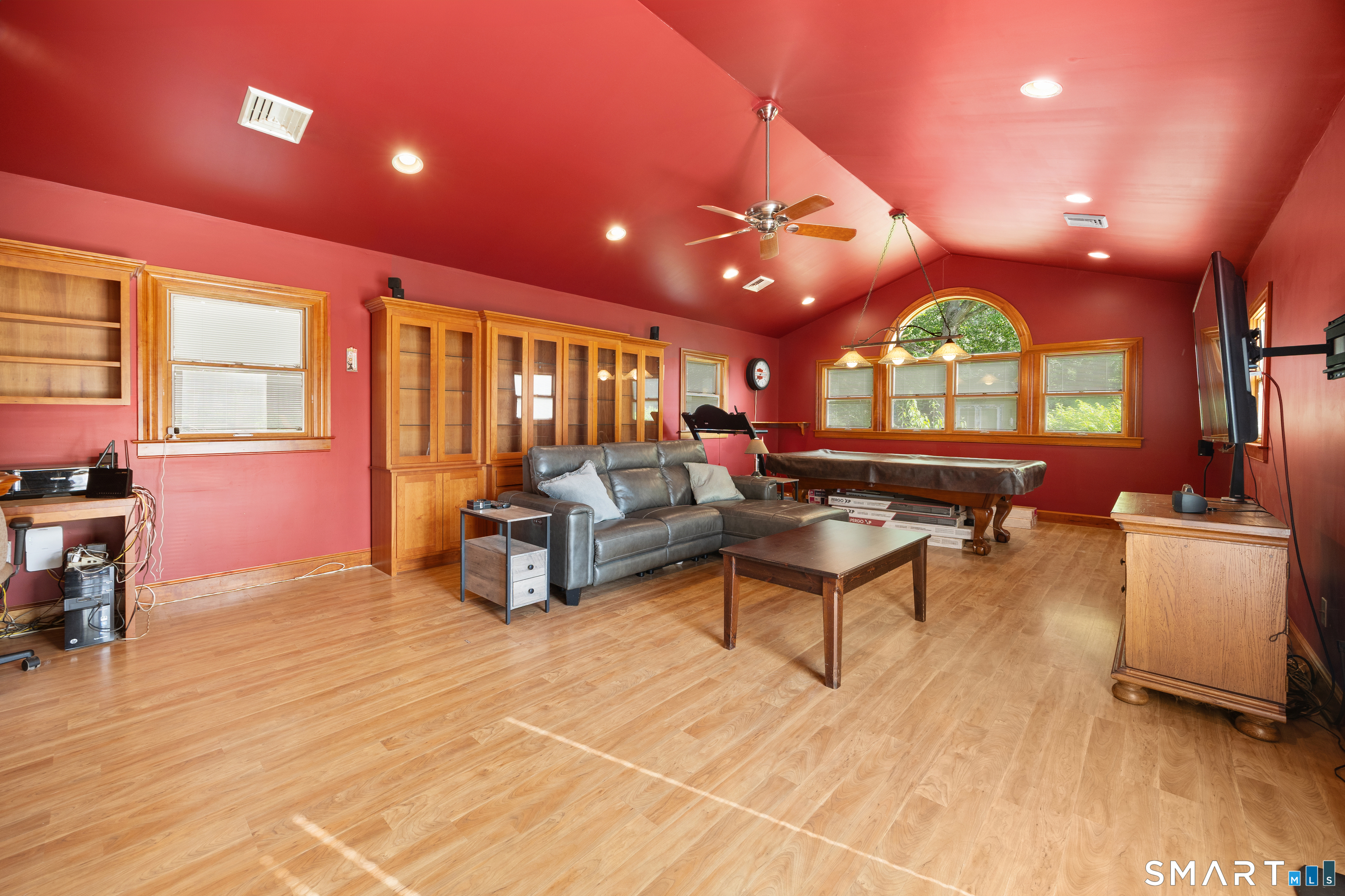 97 Glenview Drive Property Photo 11
