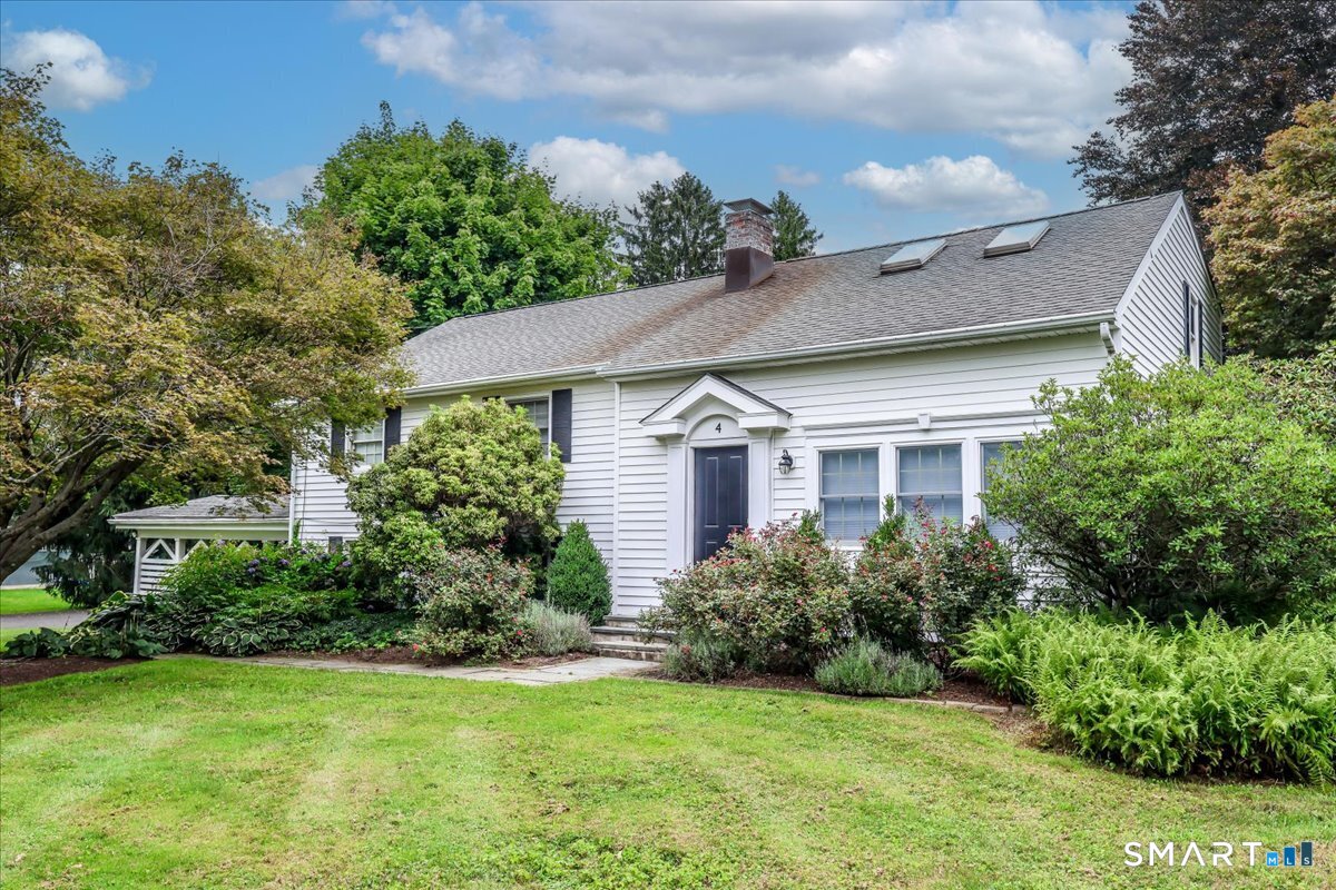 4 Taunton Lake Drive Property Photo 3