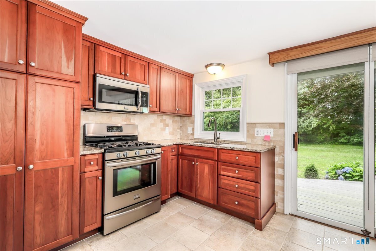 4 Taunton Lake Drive Property Photo 12