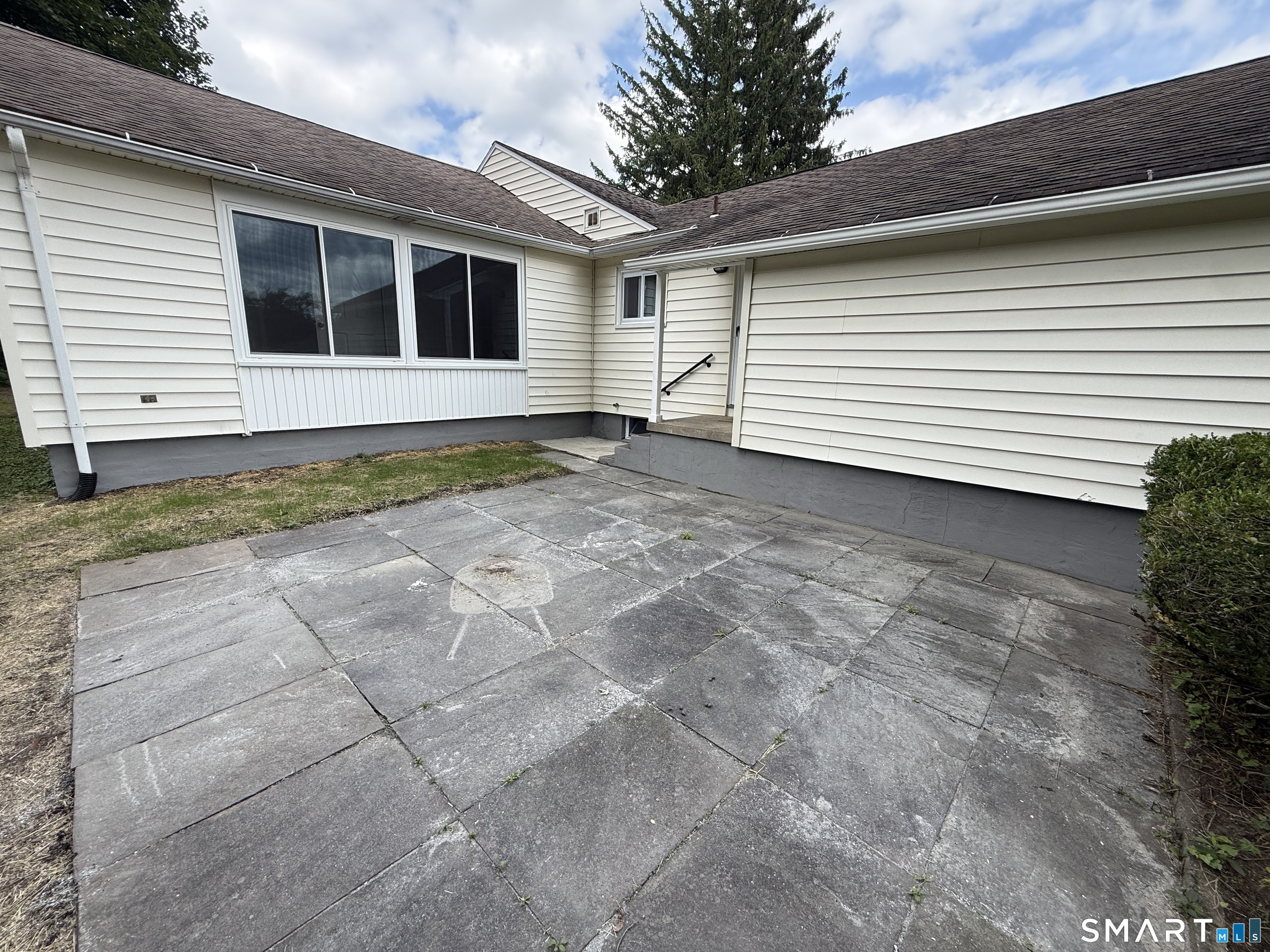 48 Center Street Property Photo 5