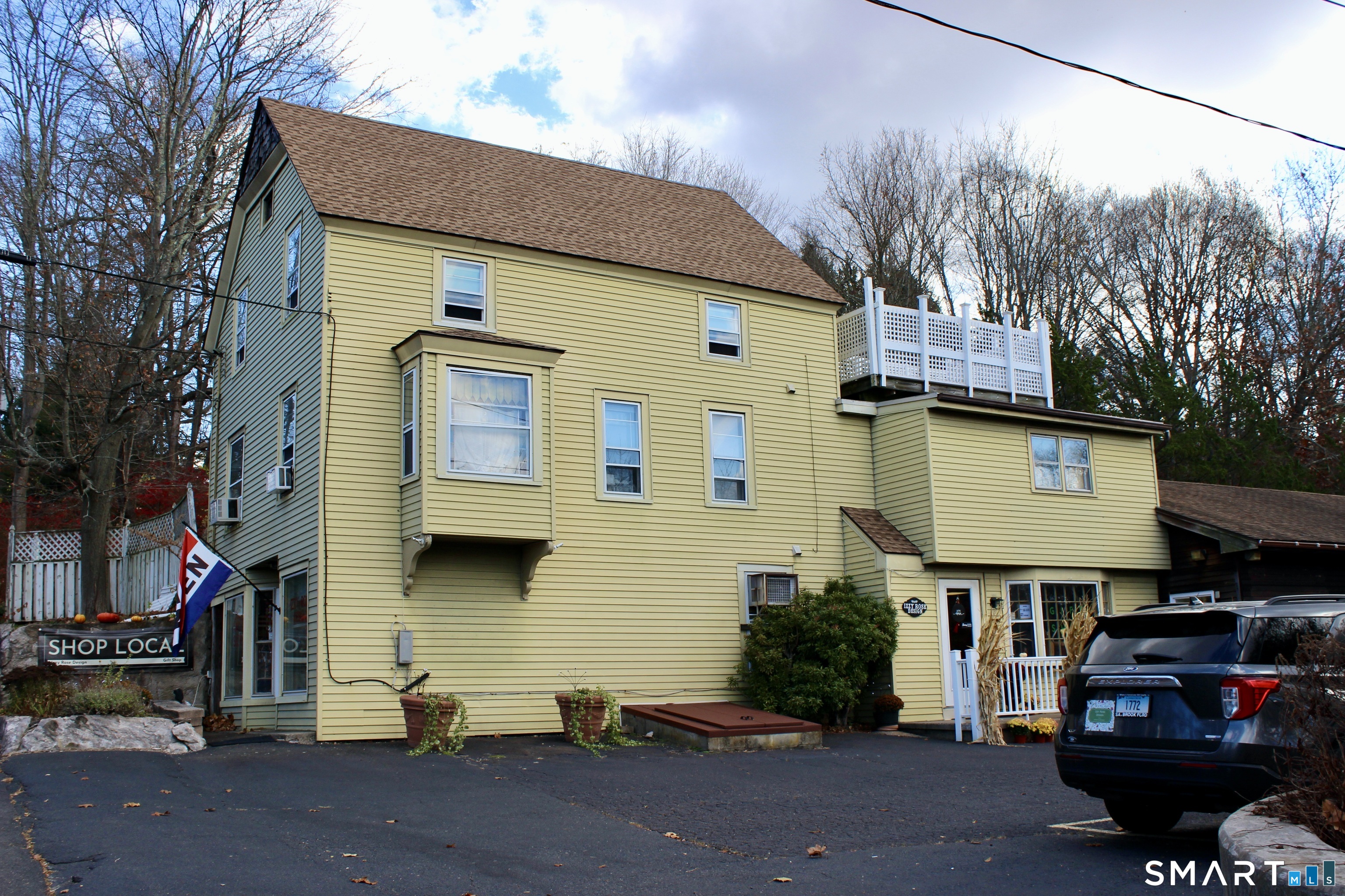 323 Saybrook Road Property Photo 1