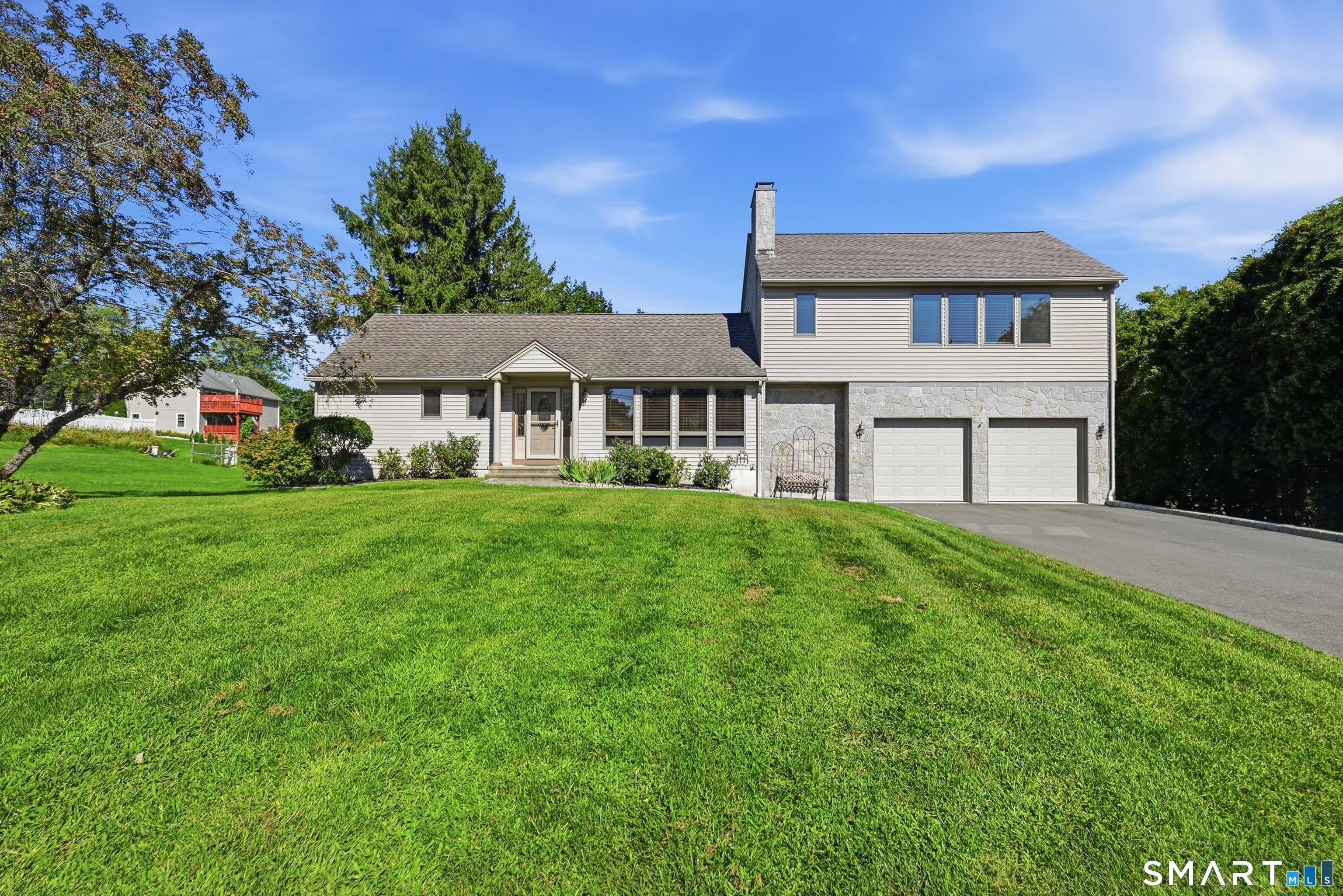 2 Sunnyside Avenue Property Photo 1