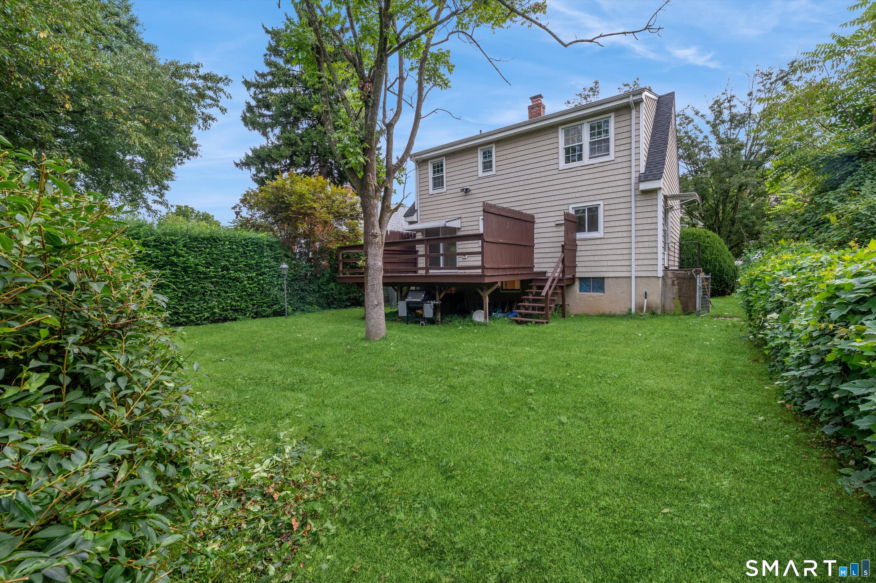 32 Hollow Wood Lane Property Photo 3
