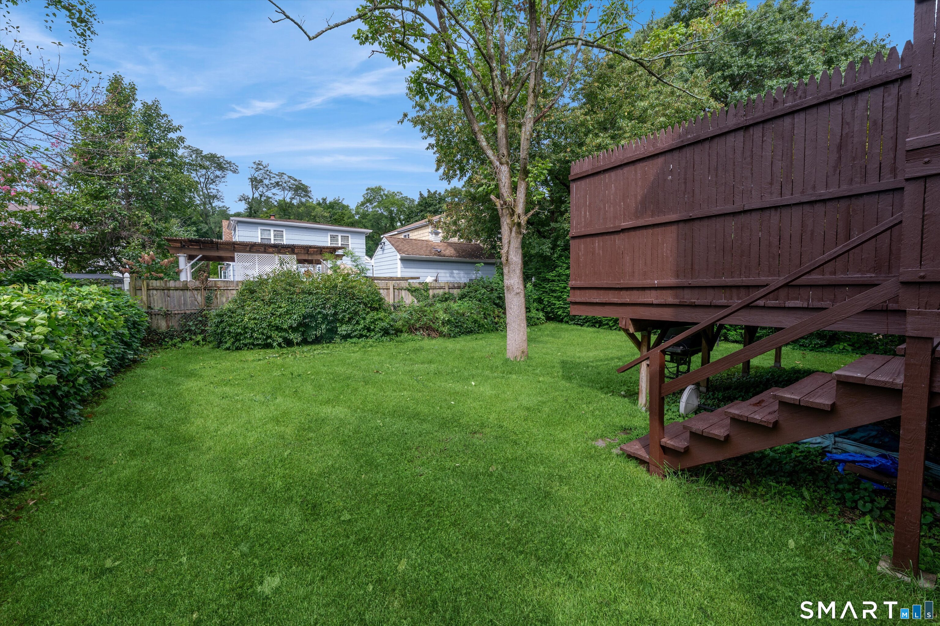 32 Hollow Wood Lane Property Photo 4
