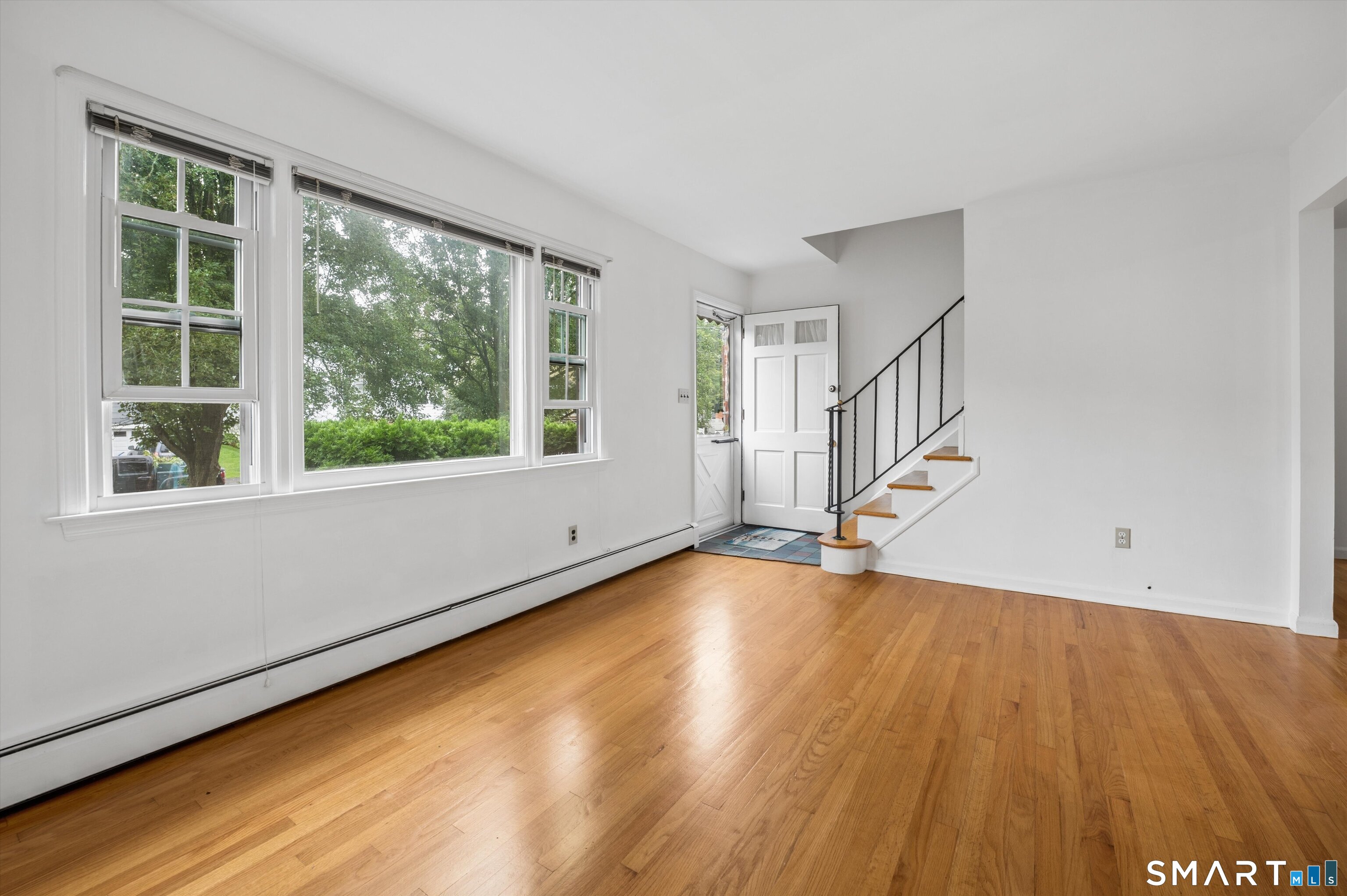 32 Hollow Wood Lane Property Photo 9