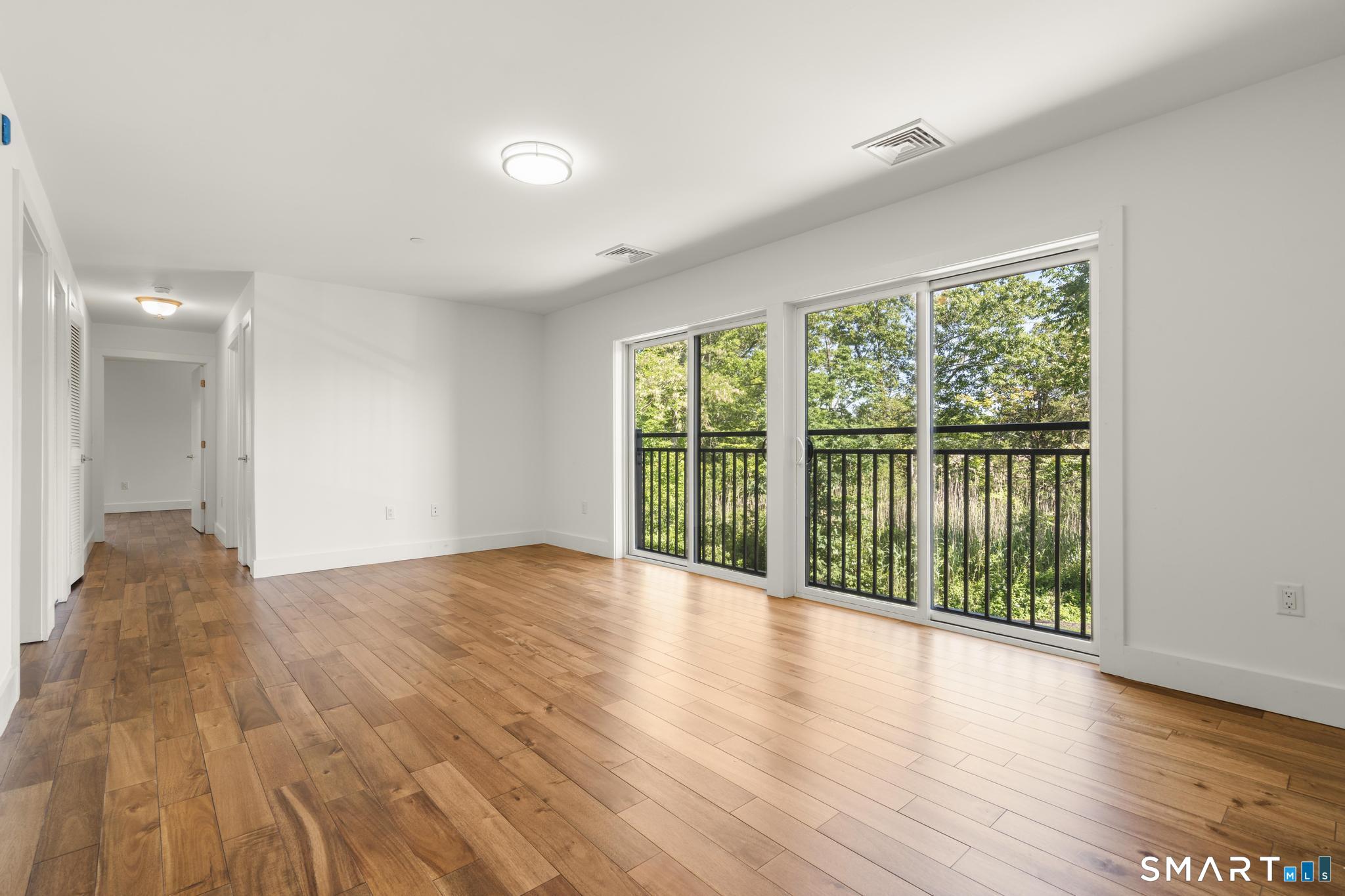 245 Main East 5 Street Property Photo 6