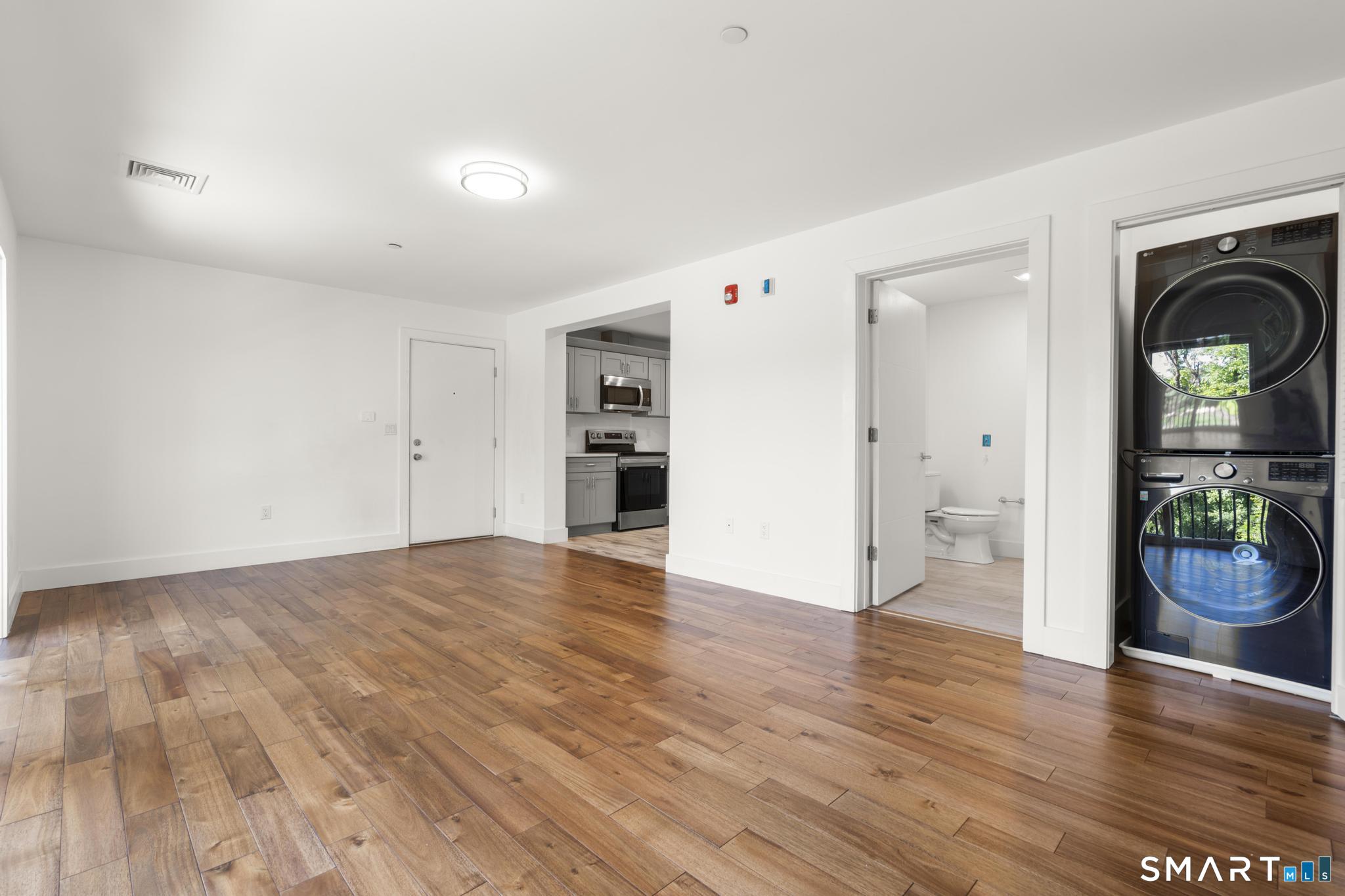 245 Main East 5 Street Property Photo 18