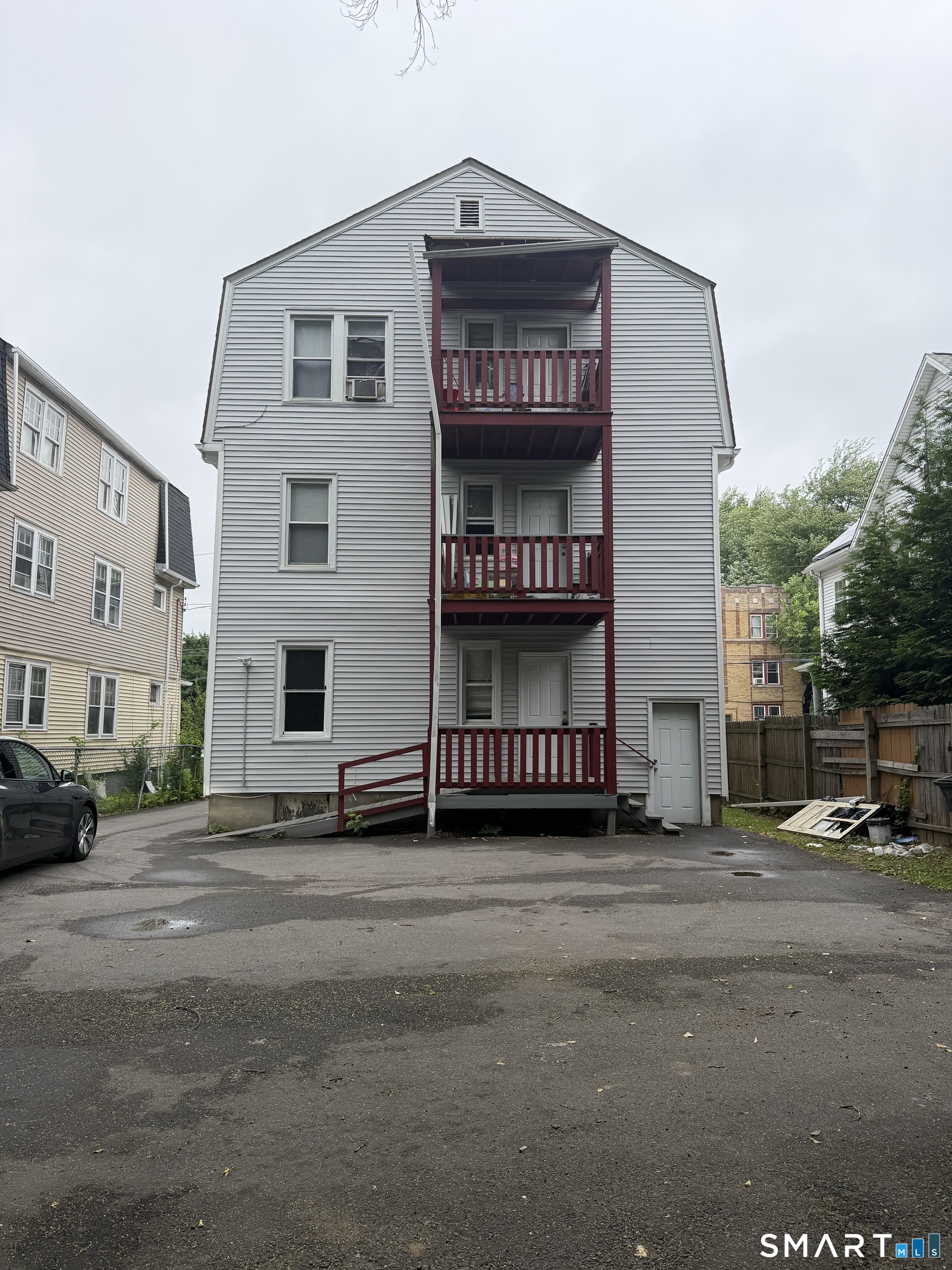 140 Enfield Street Property Photo 5