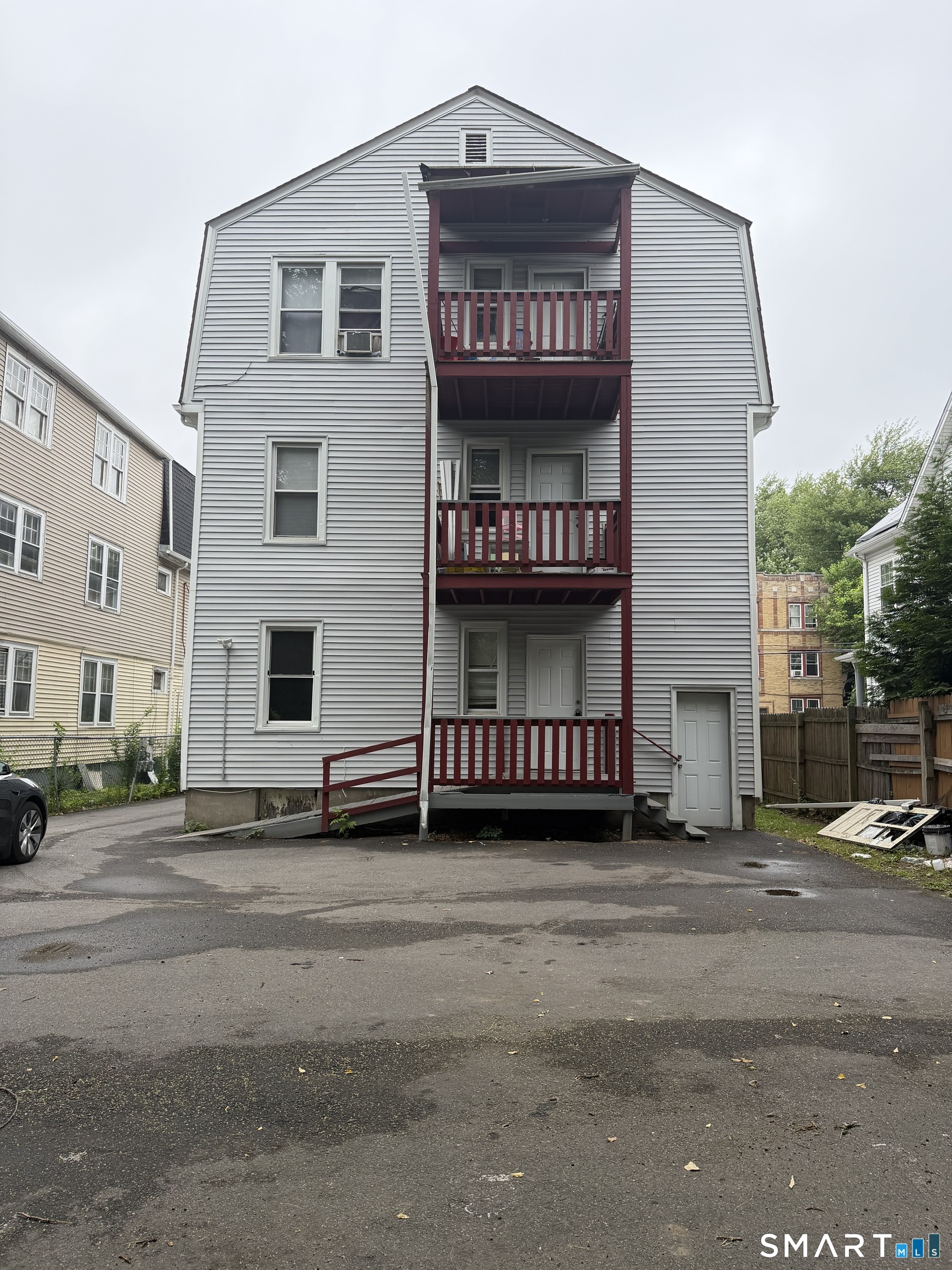 140 Enfield Street Property Photo 6