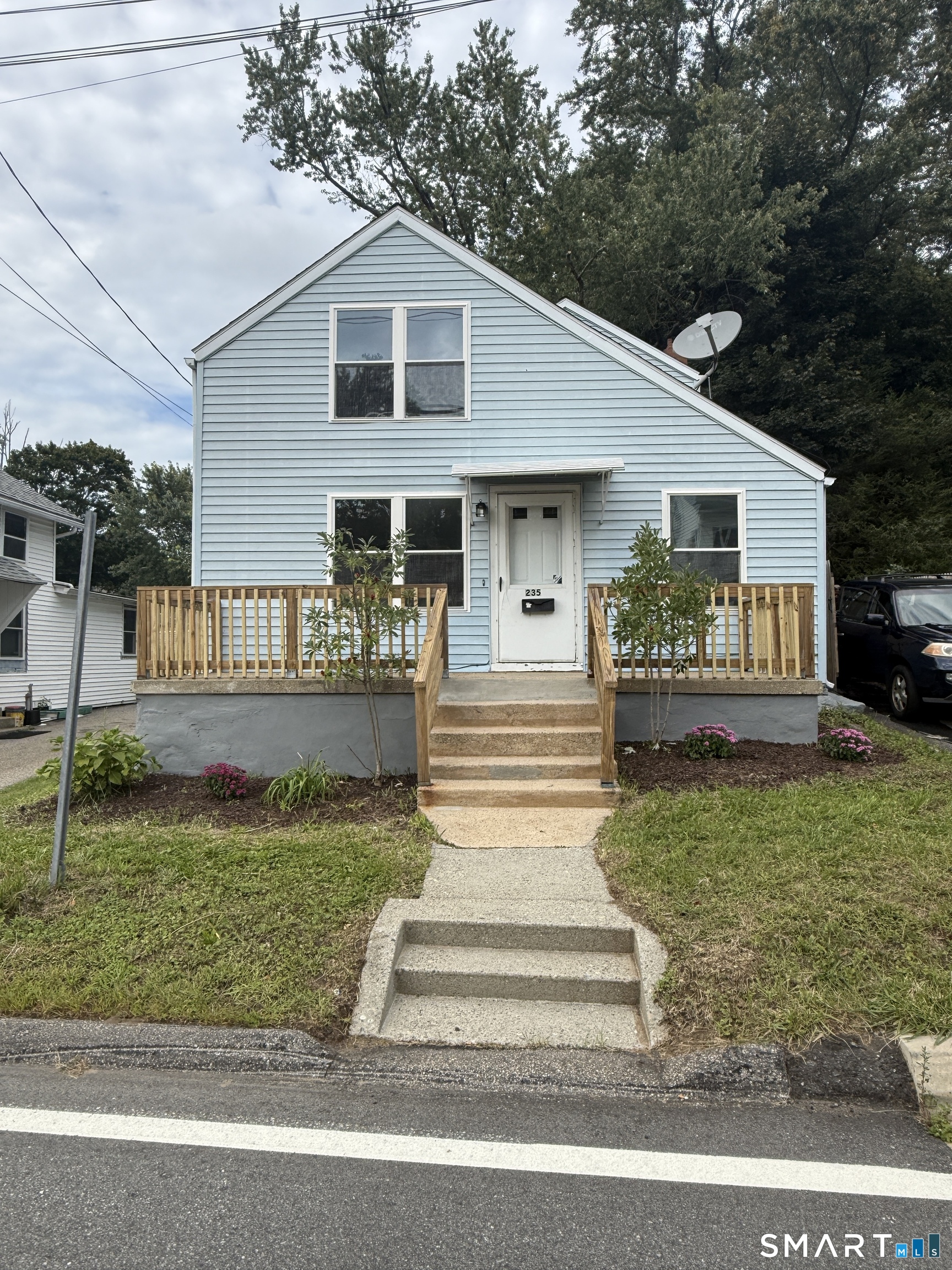 235 Lebanon Avenue Property Photo 1